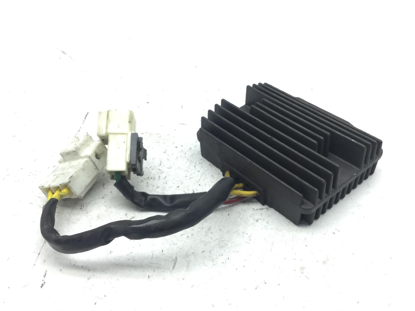 Piaggio mp3 yourban erl 300 regolatore di tensione 2011 2015 m71200
