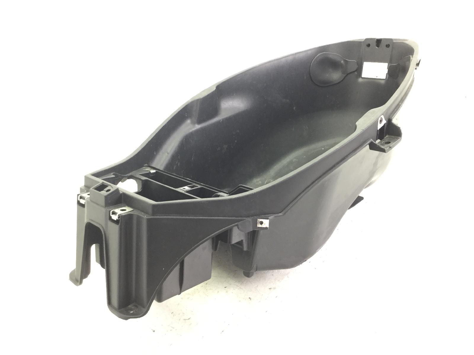 Piaggio mp3 yourban erl 300 carena vano sottosella 2011 2015 m71200