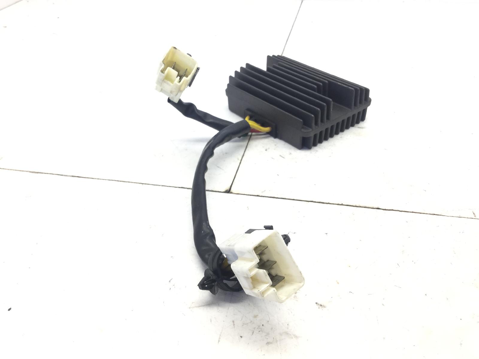 Piaggio mp3 yourban erl 300 regolatore di tensione 2011 2015 m71200