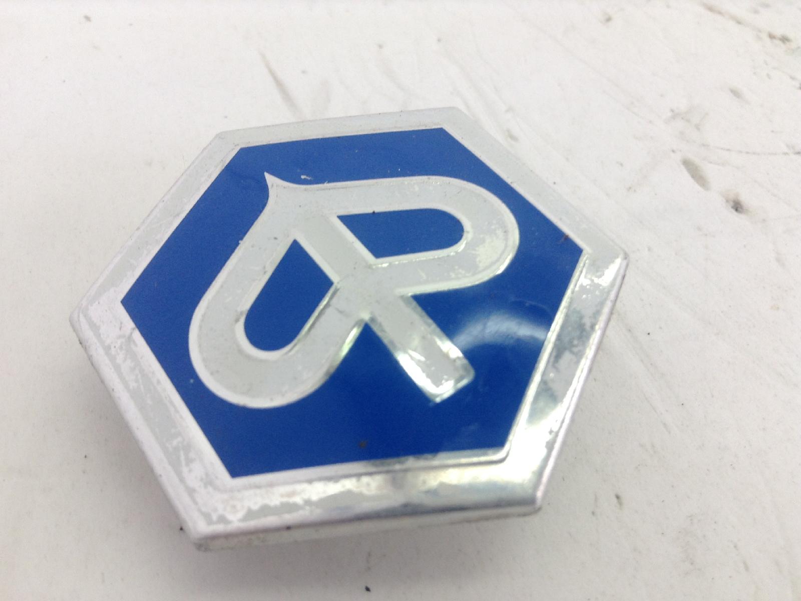 Piaggio mp3 yourban erl 300 emblema logo cerchio ruota anteriore 2011 2015 m71200