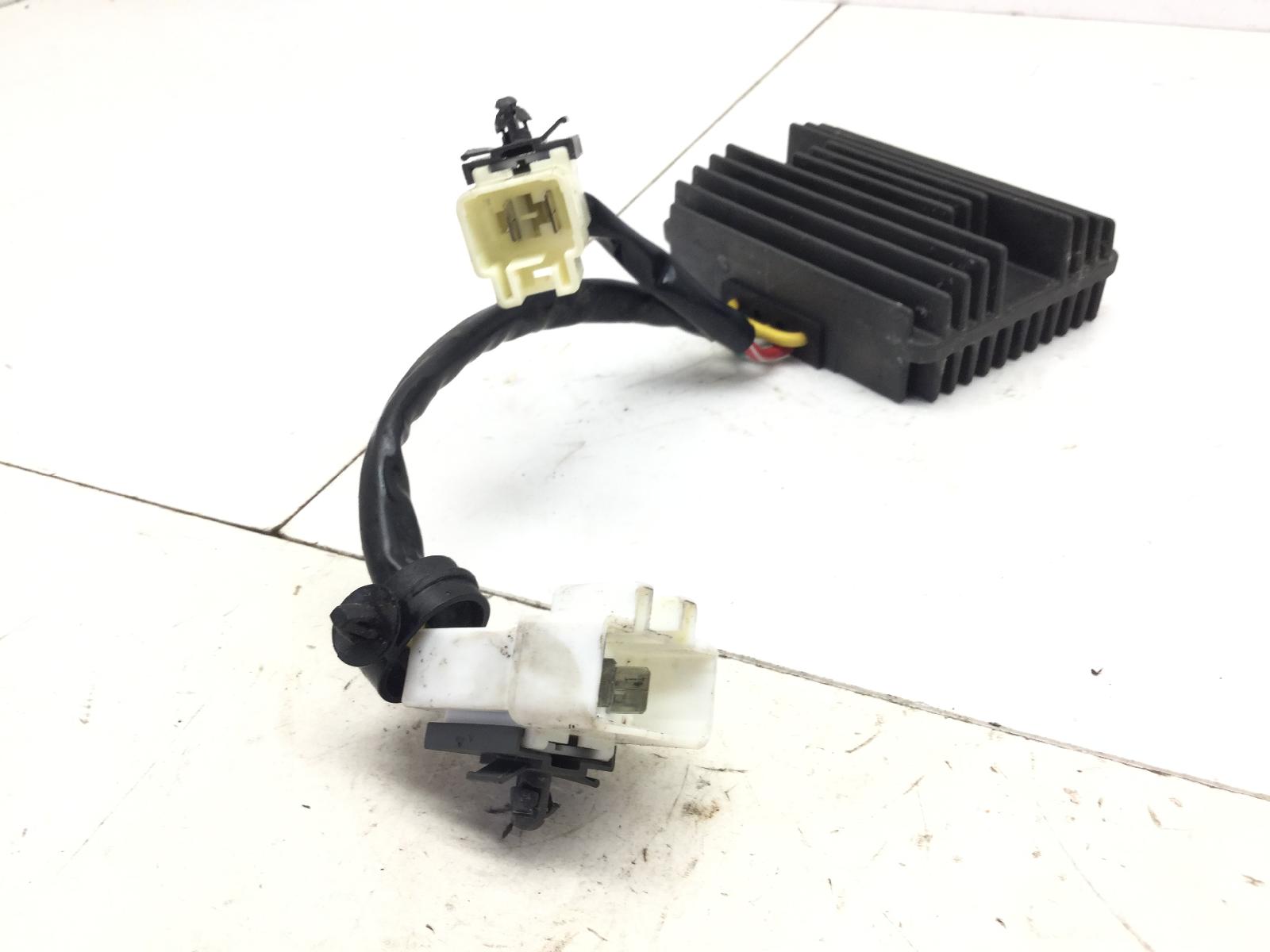 Piaggio mp3 yourban erl 300 regolatore di tensione 2011 2015 m71200