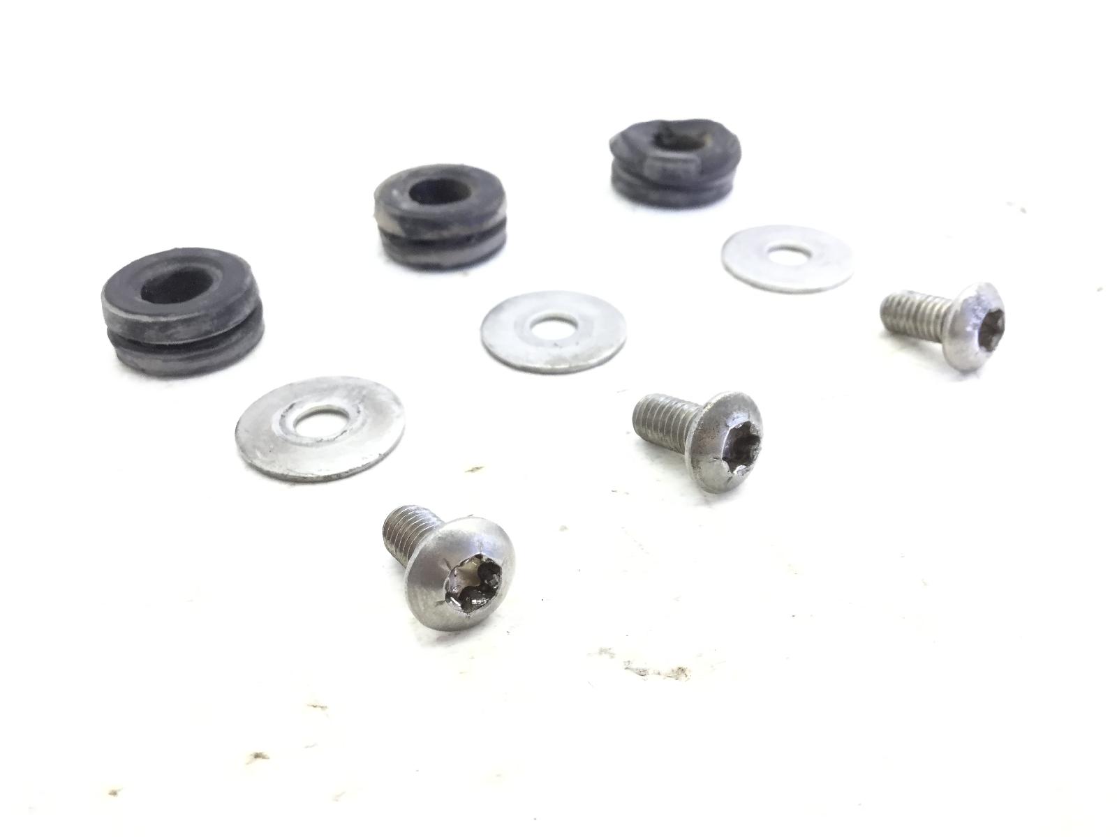 Piaggio vespa primavera 3v 150 kit viti fissaggio piastra marmitta 2013 2016 m81200