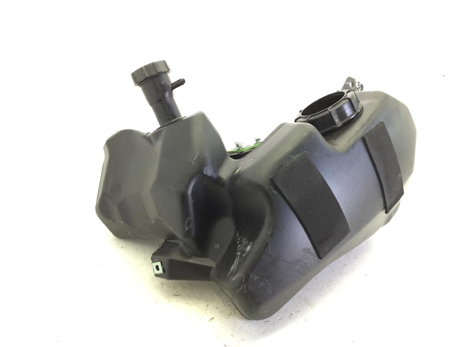 Piaggio vespa primavera 3v 150 serbatoio benzina carburante e tappo 2013 2016 m81200