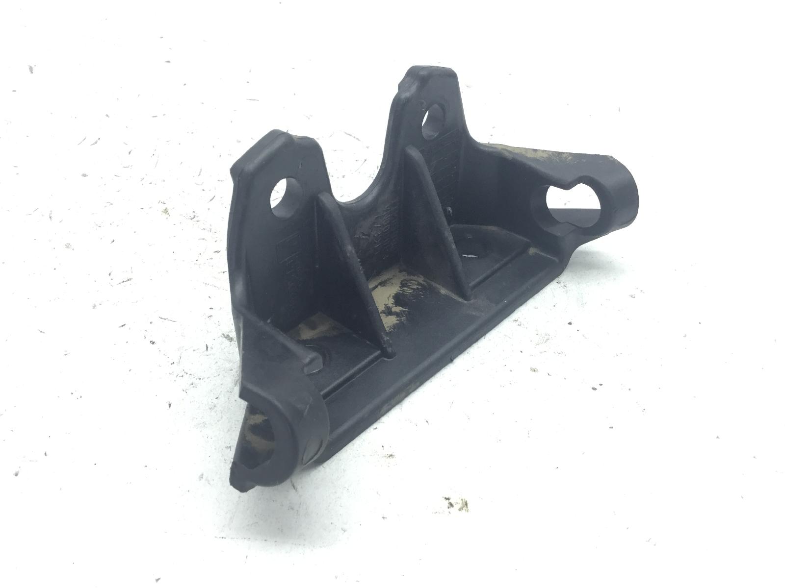Piaggio vespa primavera 3v 150 supporto gancio serratura sella 2013 2016 m81200