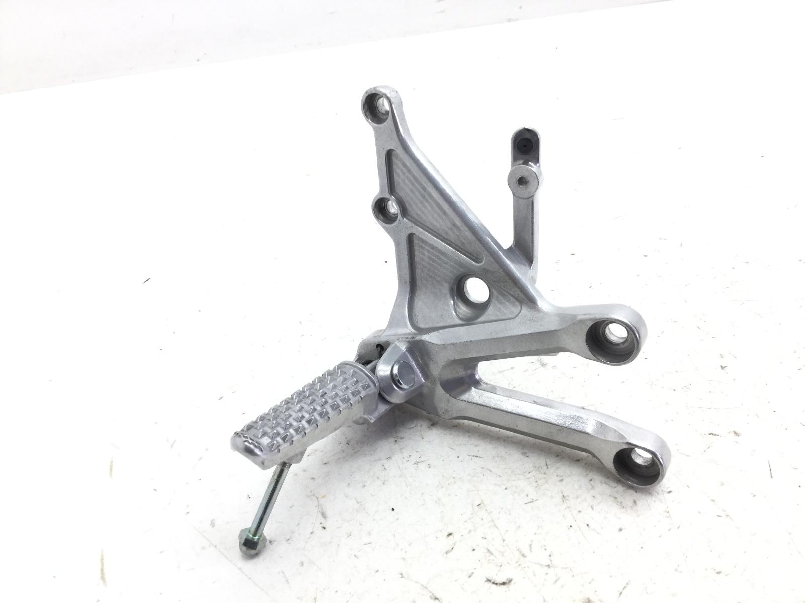 Honda cbr rr fireblade 1000 pedana anteriore destra e supporto 2007 2007 cbr1000rr7