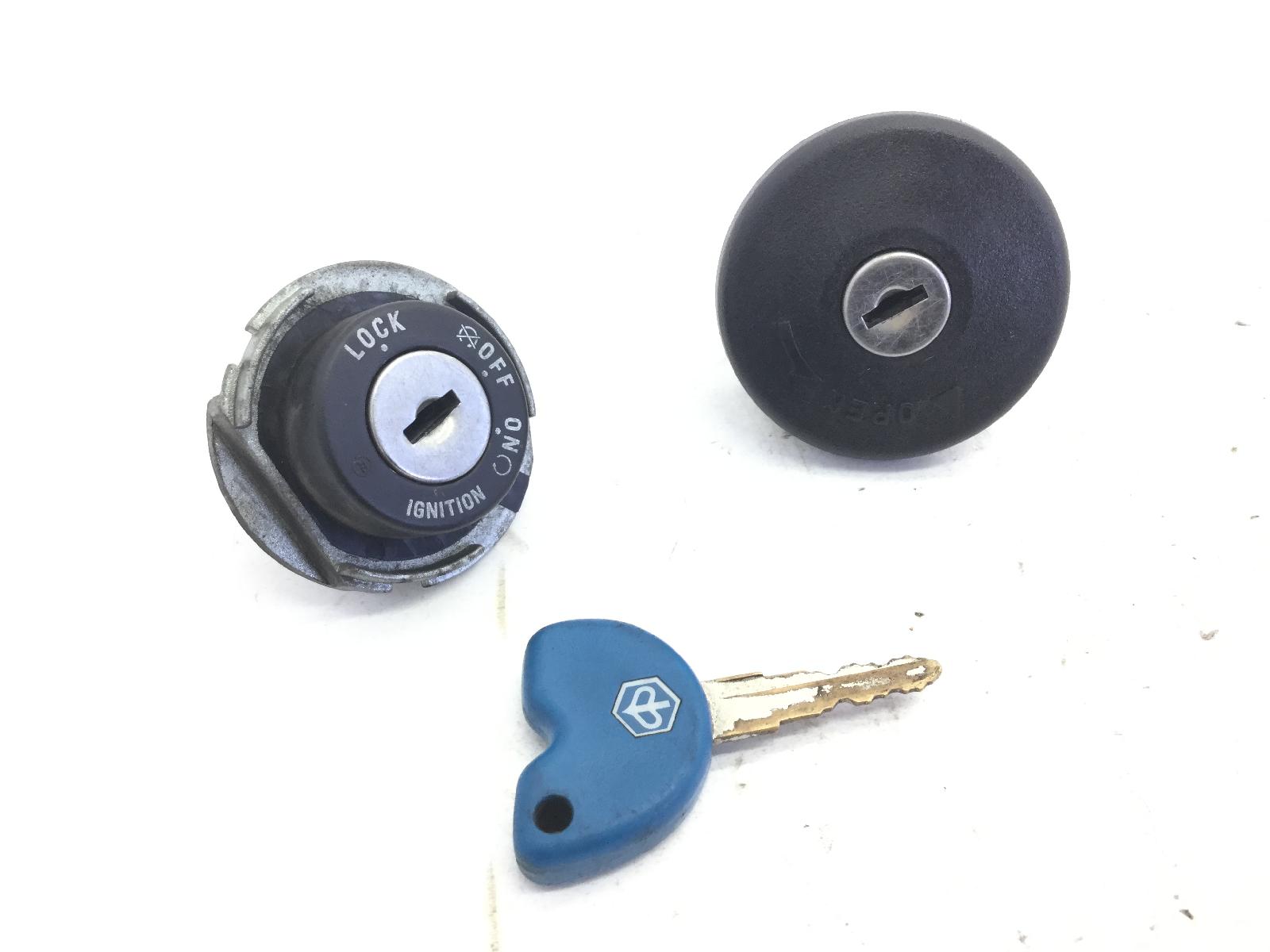 Piaggio fly 3v 4t 125 blocchetto accensione chiave e tappo serbatoio 2012 2013