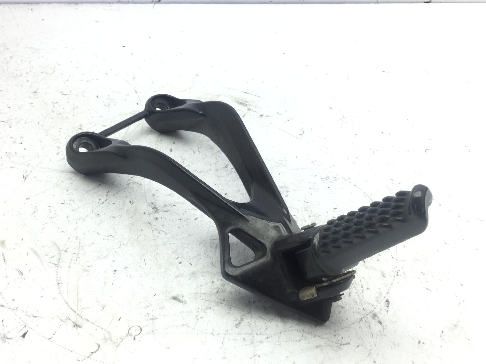 Kawasaki zx-6r ninja 636 pedana poggiapiede posteriore destra e staffa 2005 2005 zx636cca