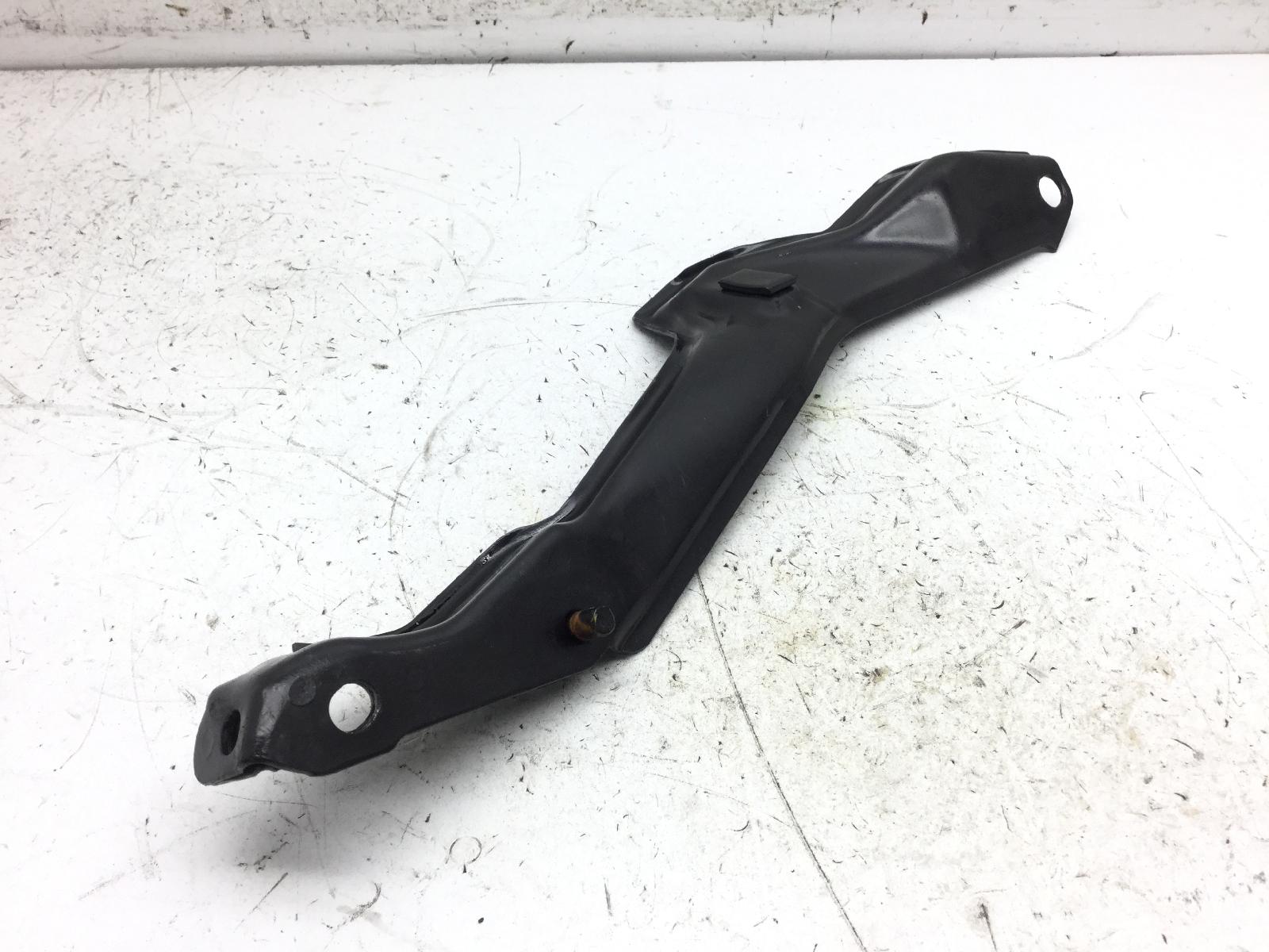 Ktm duke 125 staffa destra telaio telaietto posteriore 2021 2021 vbkjpa401mc