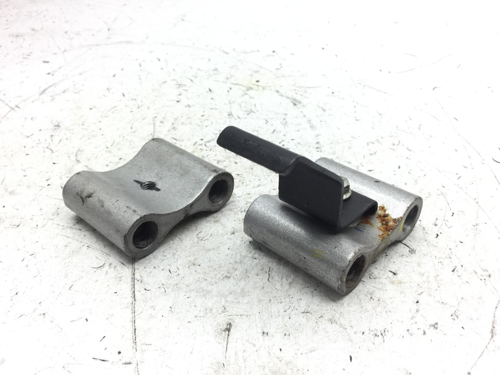 Ktm duke 125 coppia attacchi supporti pedane anteriori 2021 2021 vbkjpa401mc