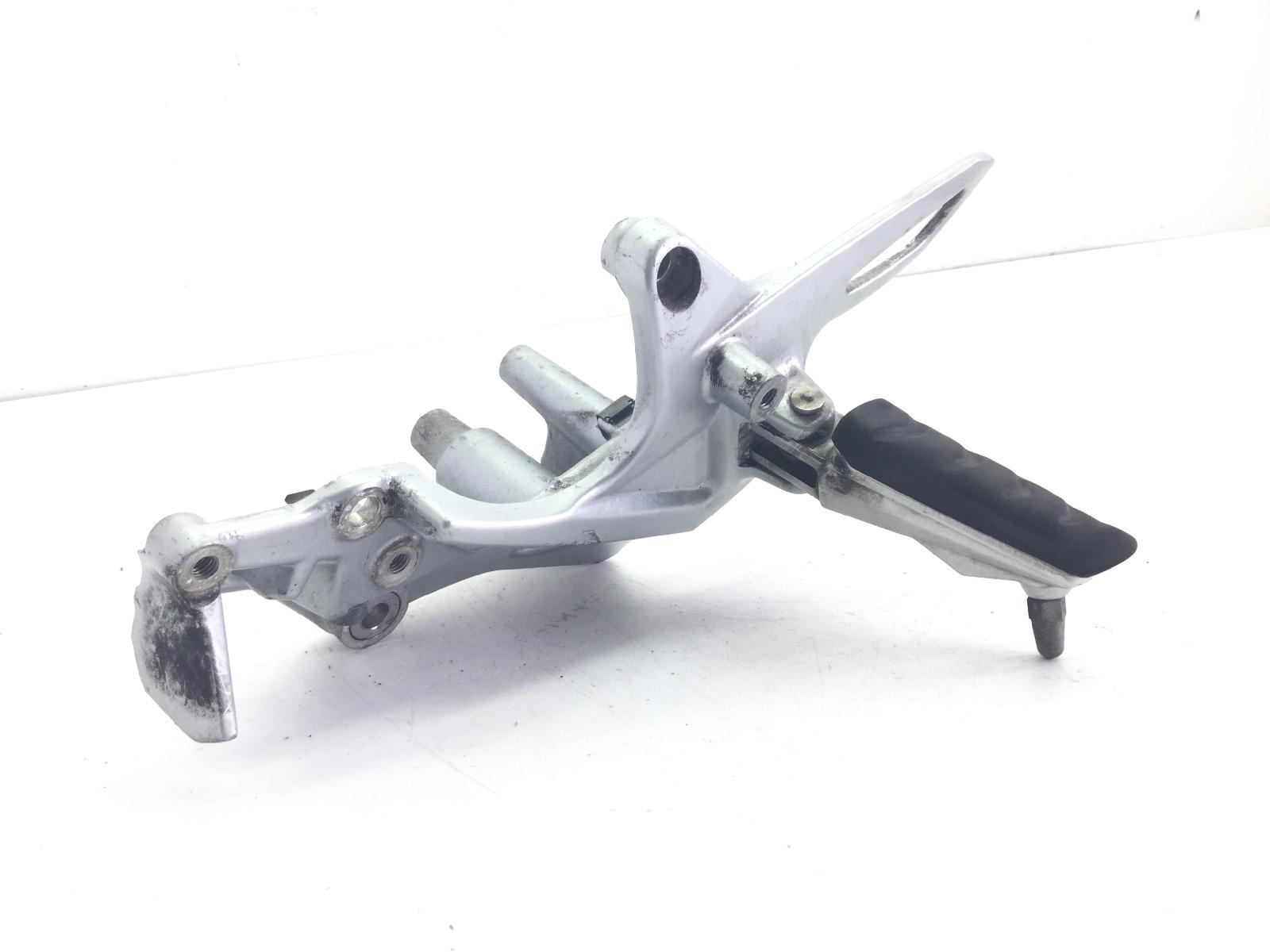 Bmw f 800 st 798 pedana anteriore poggiapiede sinistra e supporto 2012 2012 nd