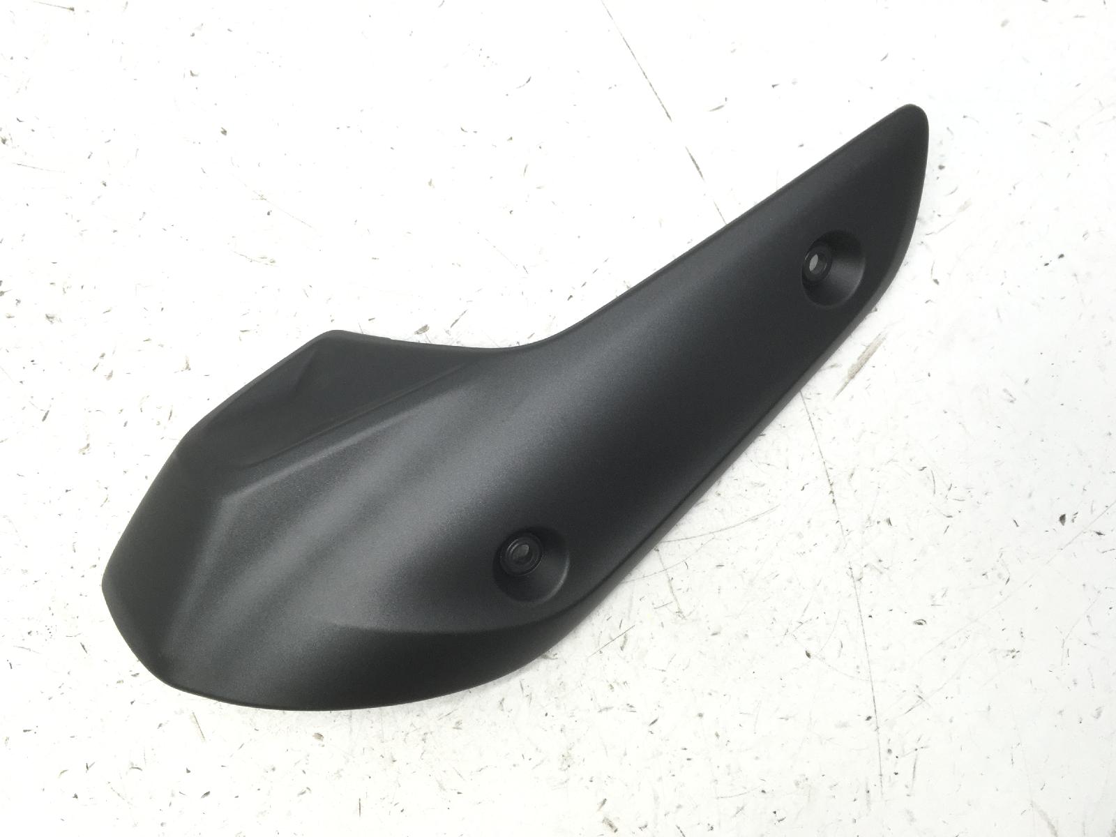 Yamaha t-max sx 530 protezione calore plastica scarico marmitta 2017 2017 sj142