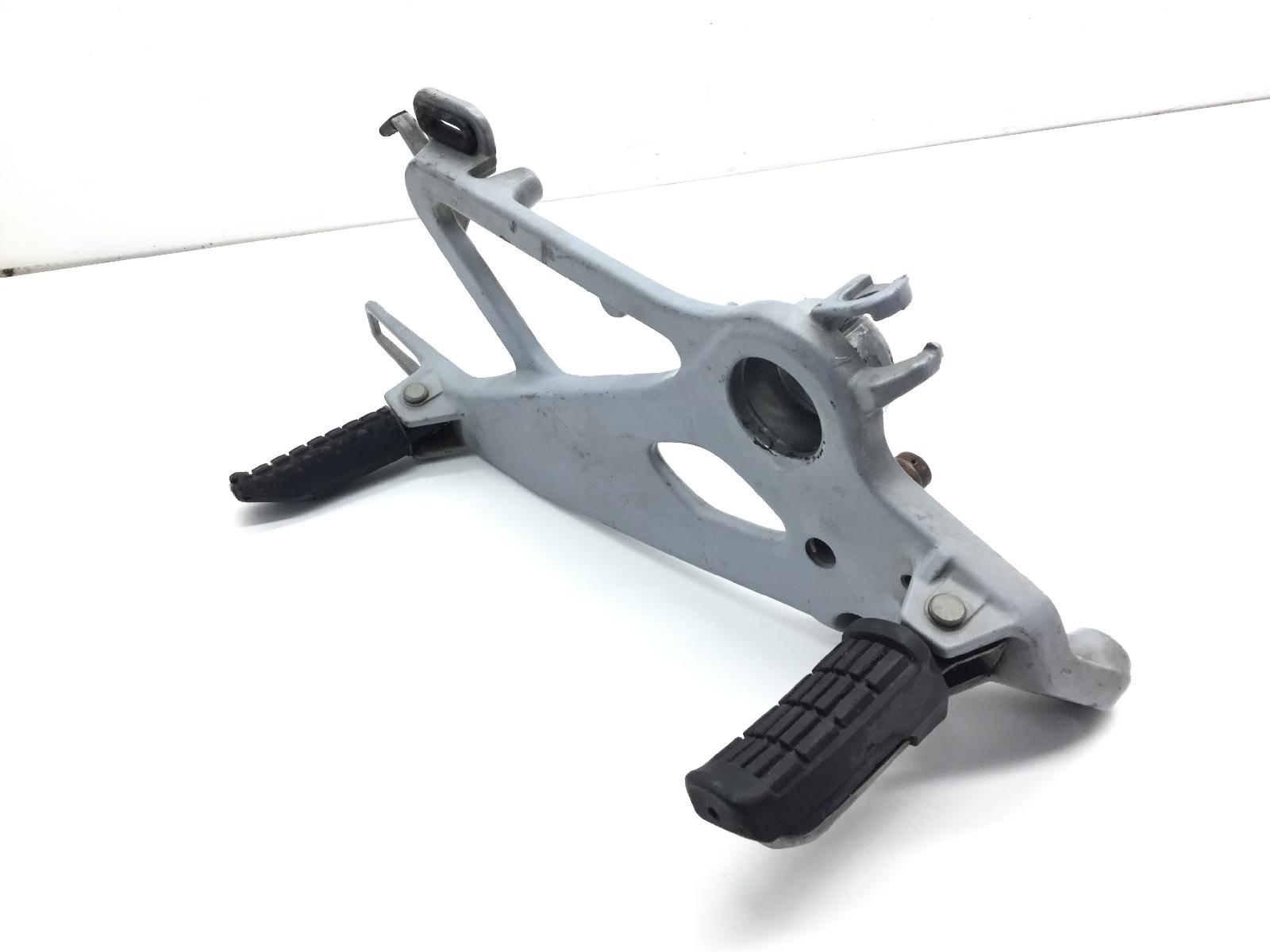 Honda vigor 650 pedane poggiapiedi e staffa supporto destra 1999 2002 rd09a