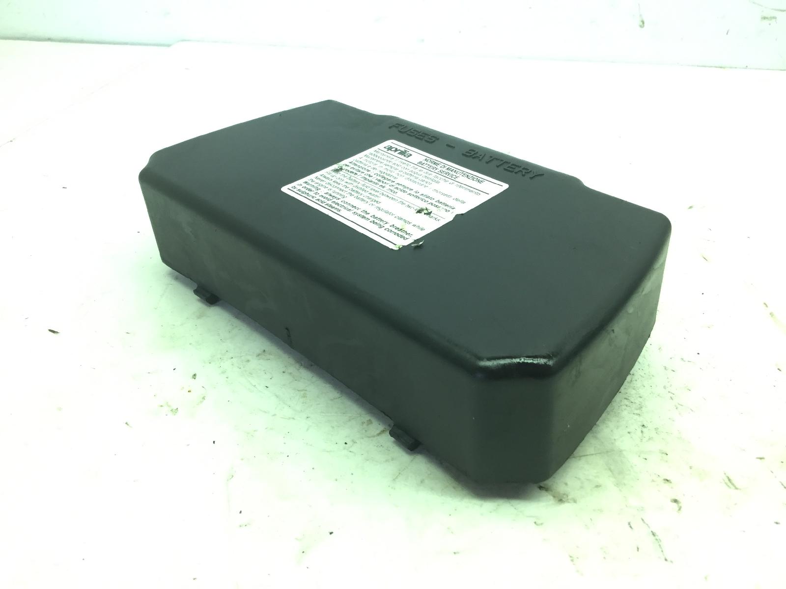 Aprilia scarabeo 4t 100 tappo coperchio vano batteria 2014 2014 vab00