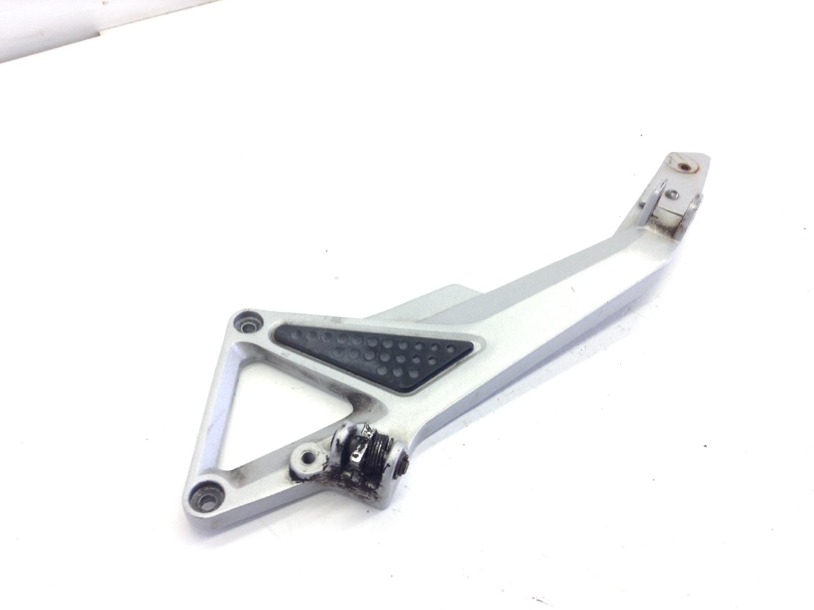 Honda hornet 600 staffa sinistra supporto pedane poggiapiedi 2005 2005 zdcpc36a