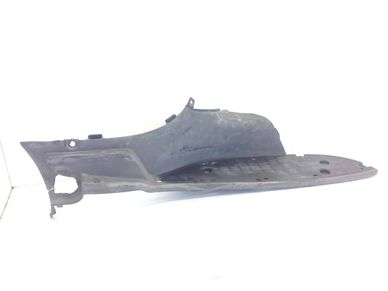 Aprilia scarabeo e3 125 carena pedana pavimento poggiapiedi destra 2006 2006 td005