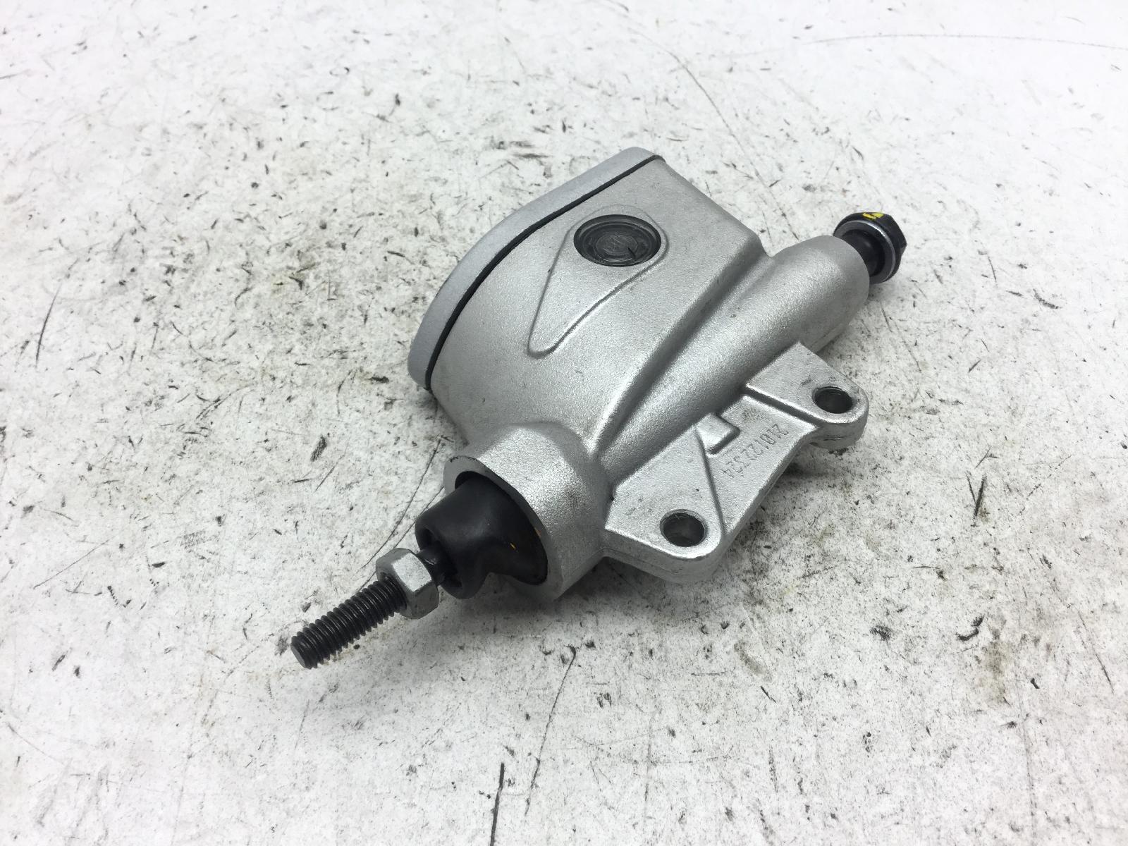 Moto guzzi v7 stone e5 abs 850 pompa freno posteriore 2021 2023 kza00