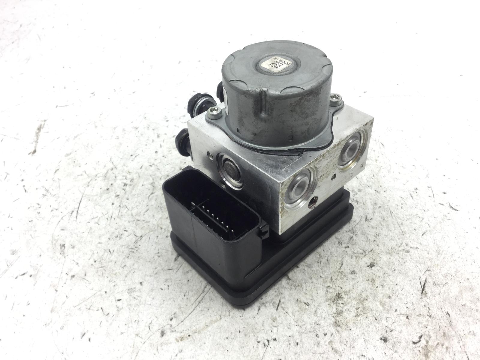 Moto guzzi v7 stone e5 abs 850 pompa attuatore abs freno 2021 2023 kza00