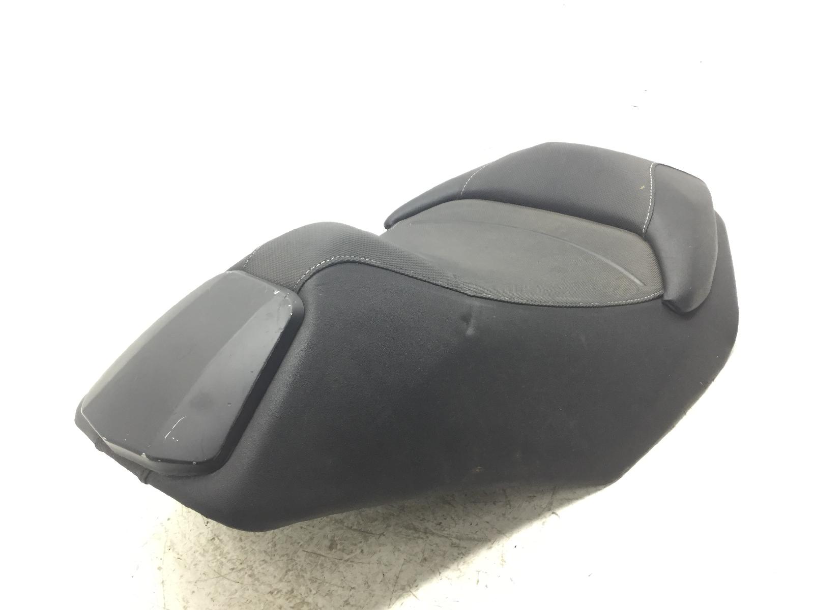 Kymco xciting i s e4 400 sella saddle pilota - piccoli strappi su fodera 2018 2018 d62000