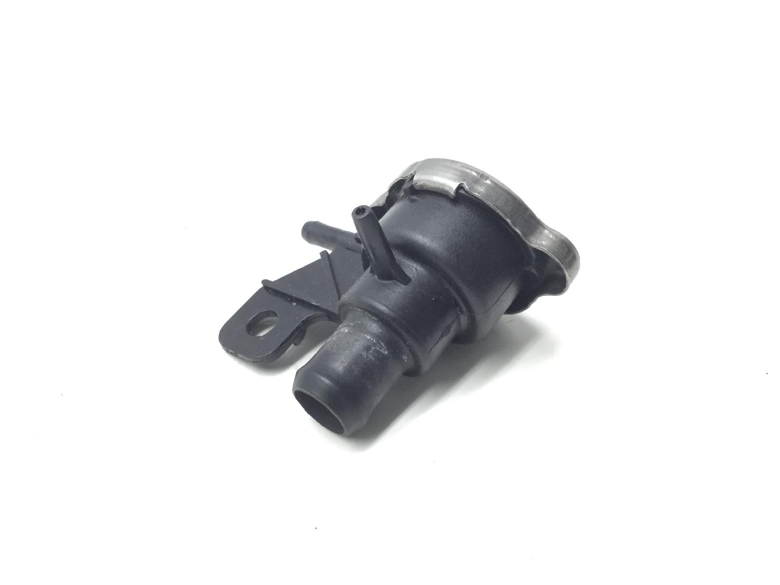 Piaggio medley ie abs e5 125 tappo radiatore raffreddamento e raccordo 2021 2024 md0100