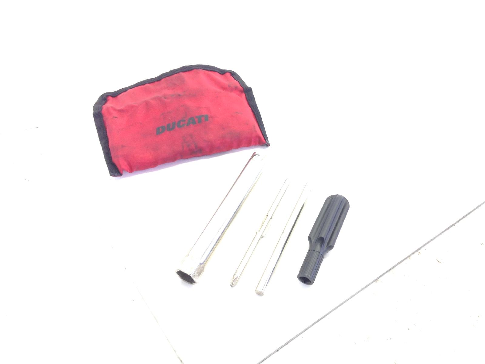 Ducati monster 600 kit attrezzi attrezzatura di bordo 2001 2001 m300aa