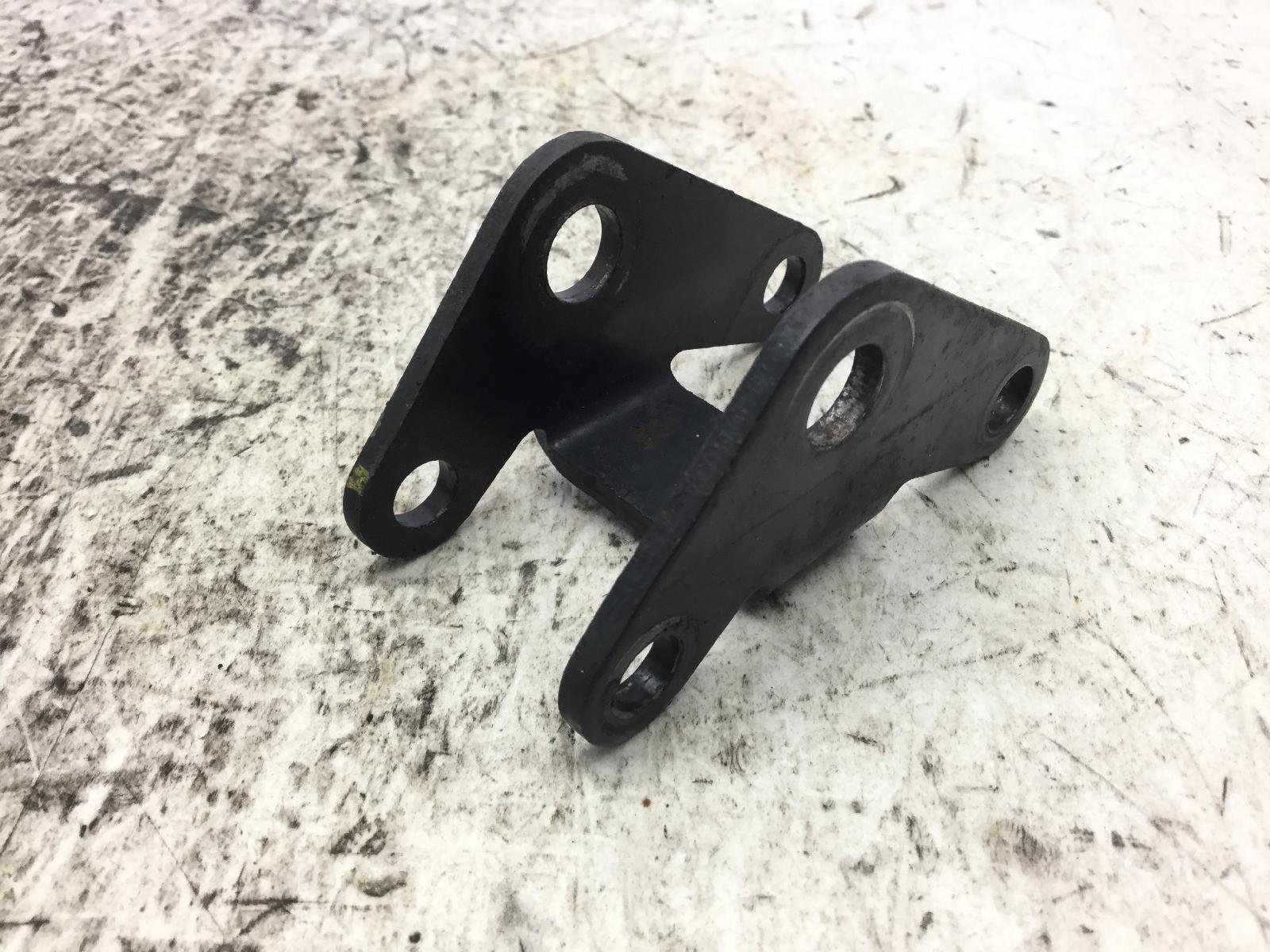 Piaggio vespa lx 3v 125 staffa supporto ammortizzatore 2012 2013 m68300