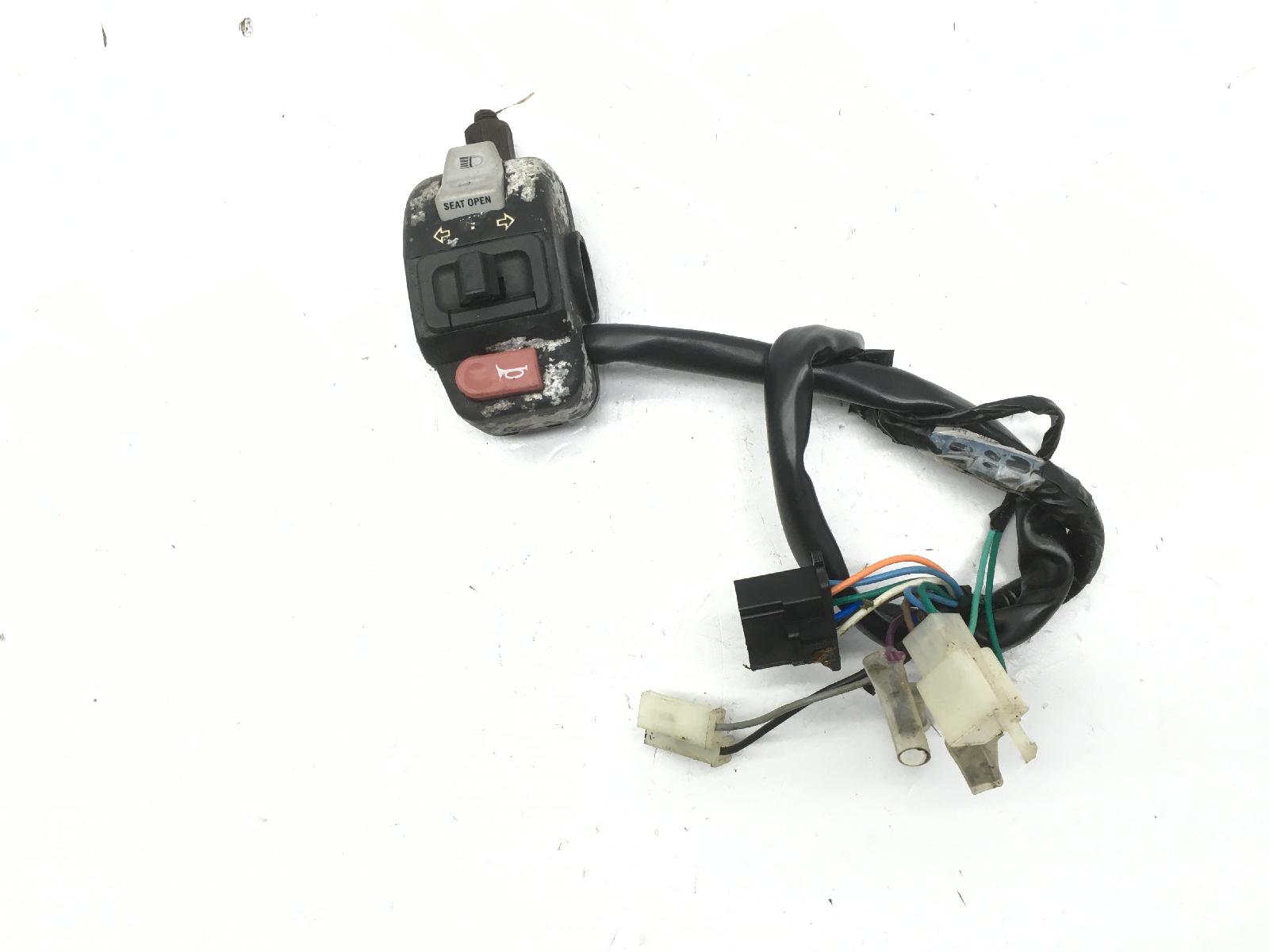 Sym jet 14 e4 125 commutatore devio luci sinistro 2017 2017 lxmxca301hx - xc12w1-eu