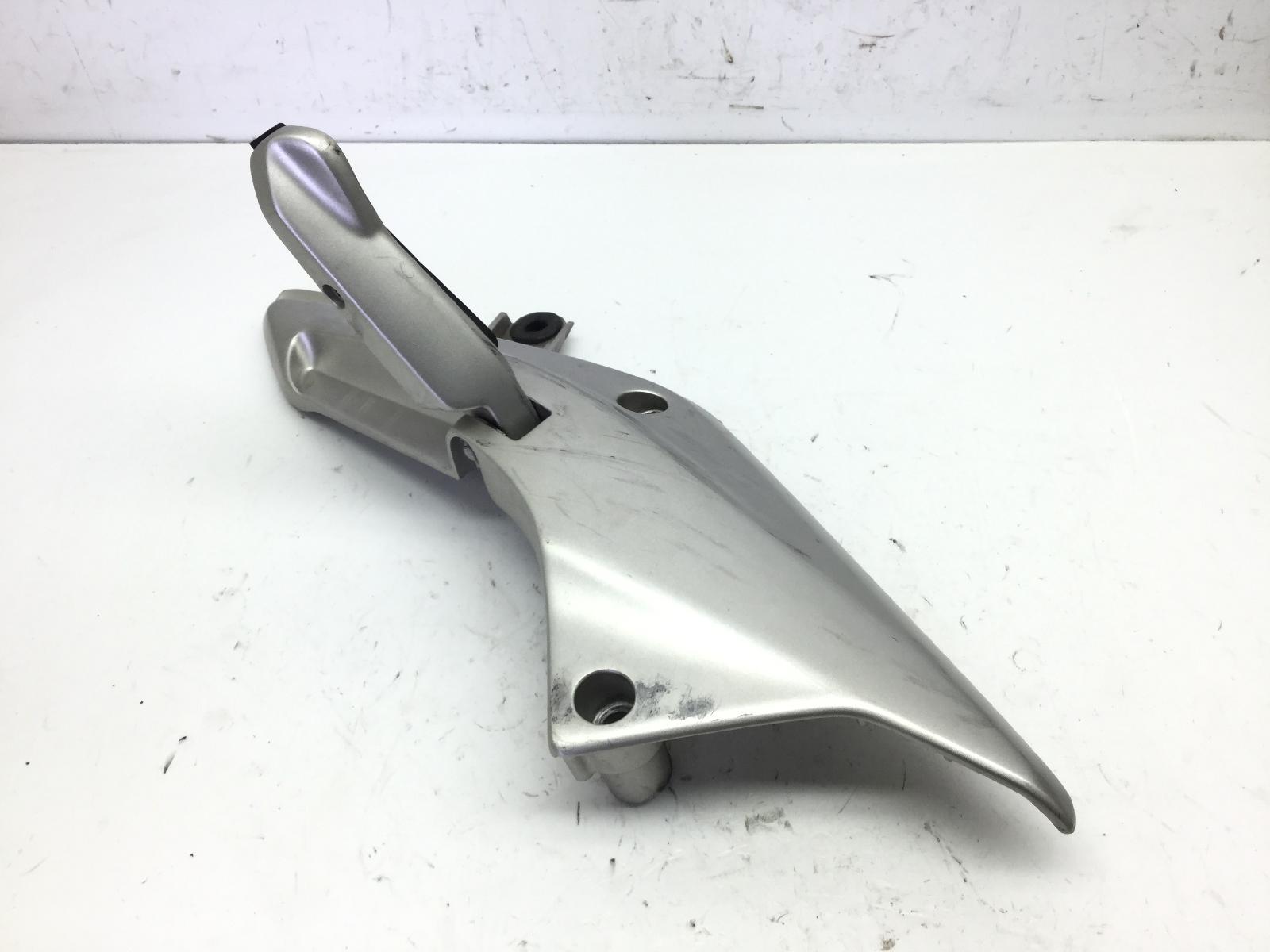 Honda silver wing 600 pedana poggiapiede posteriore destra e supporto 2007 2007 jh2pf01a77k