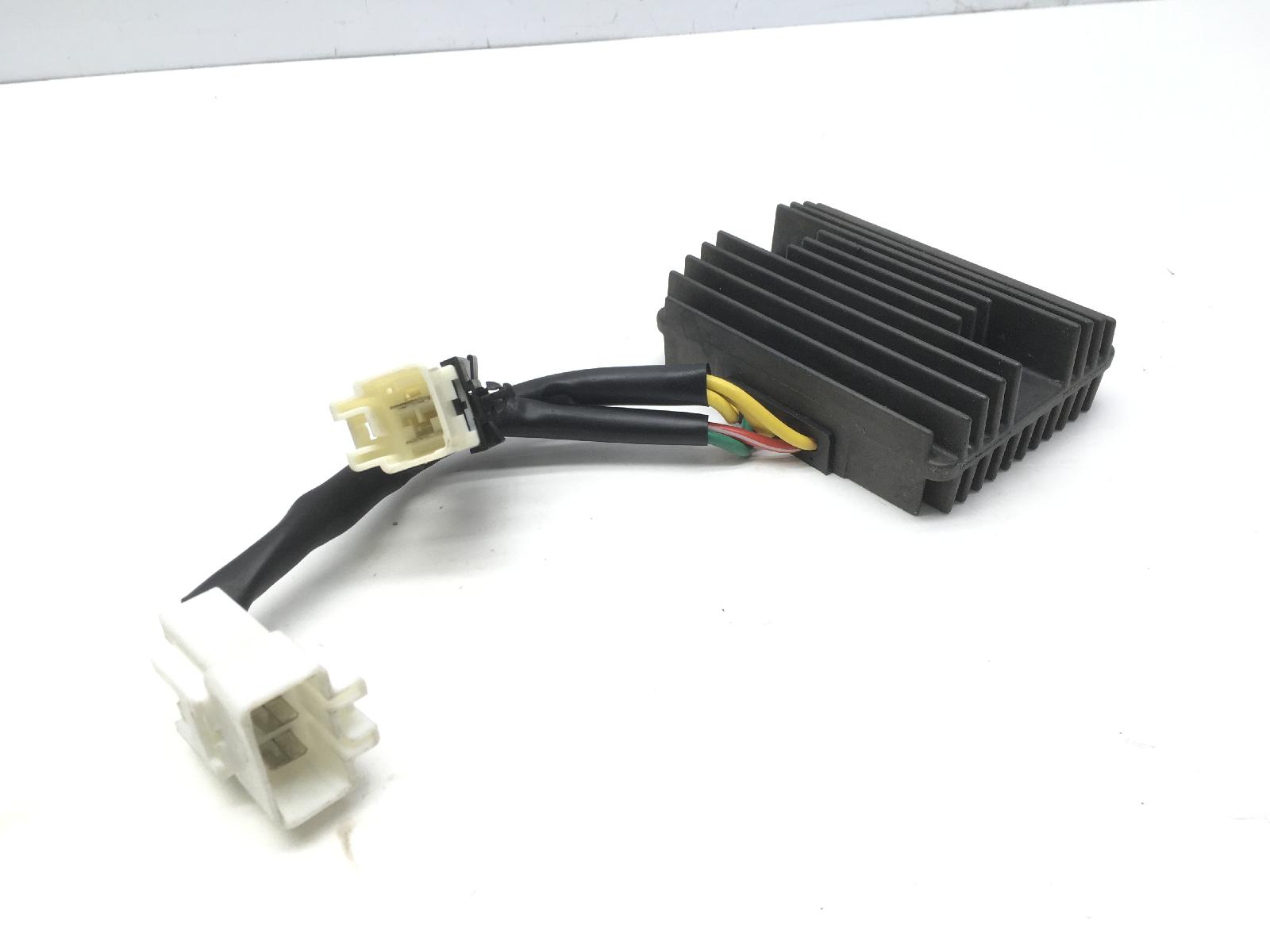 Piaggio vespa gts hpe abs km0 300 regolatore di tensione 2020 2020 md310