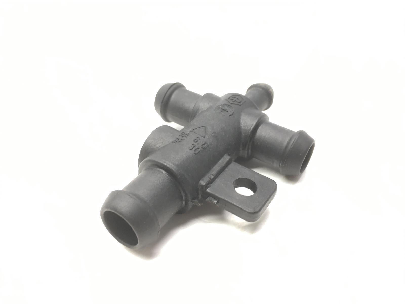 Piaggio vespa gts hpe abs km0 300 raccordo inferiore tubi acqua radiatore 2020 2020 md310