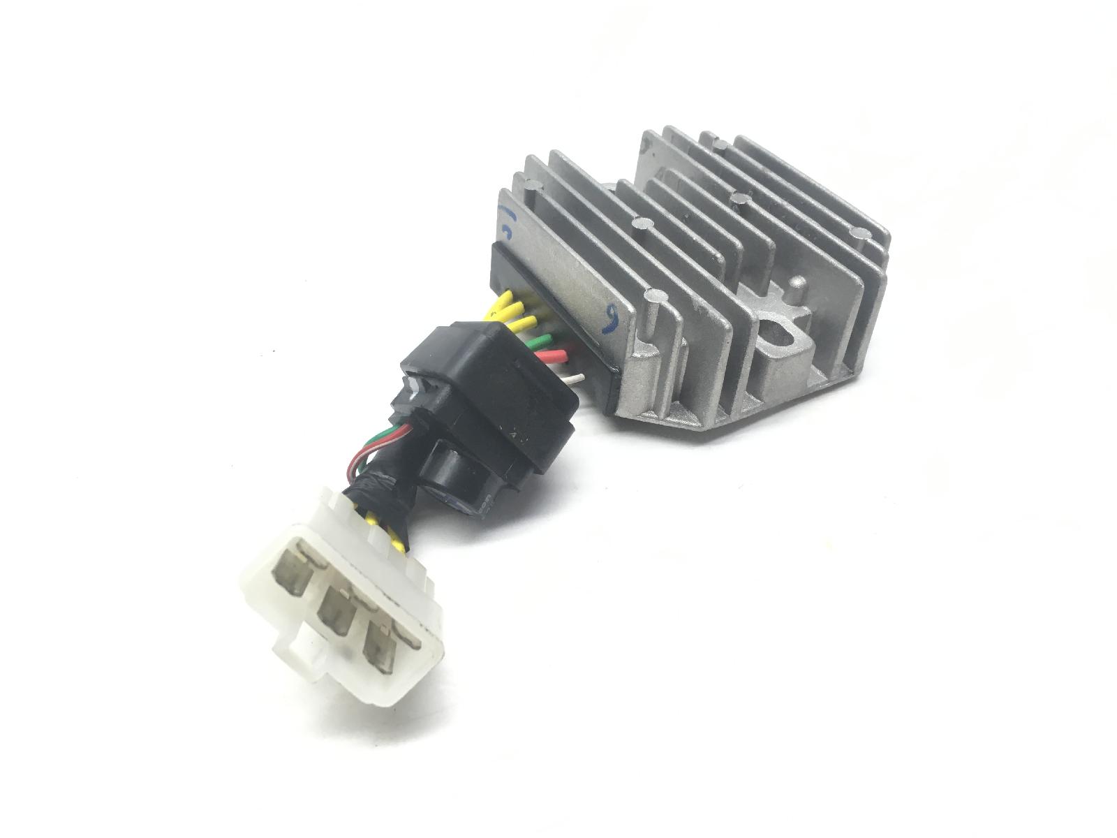 Piaggio vespa sprint 25km-h 50 regolatore di tensione 2020 2020 cd0201