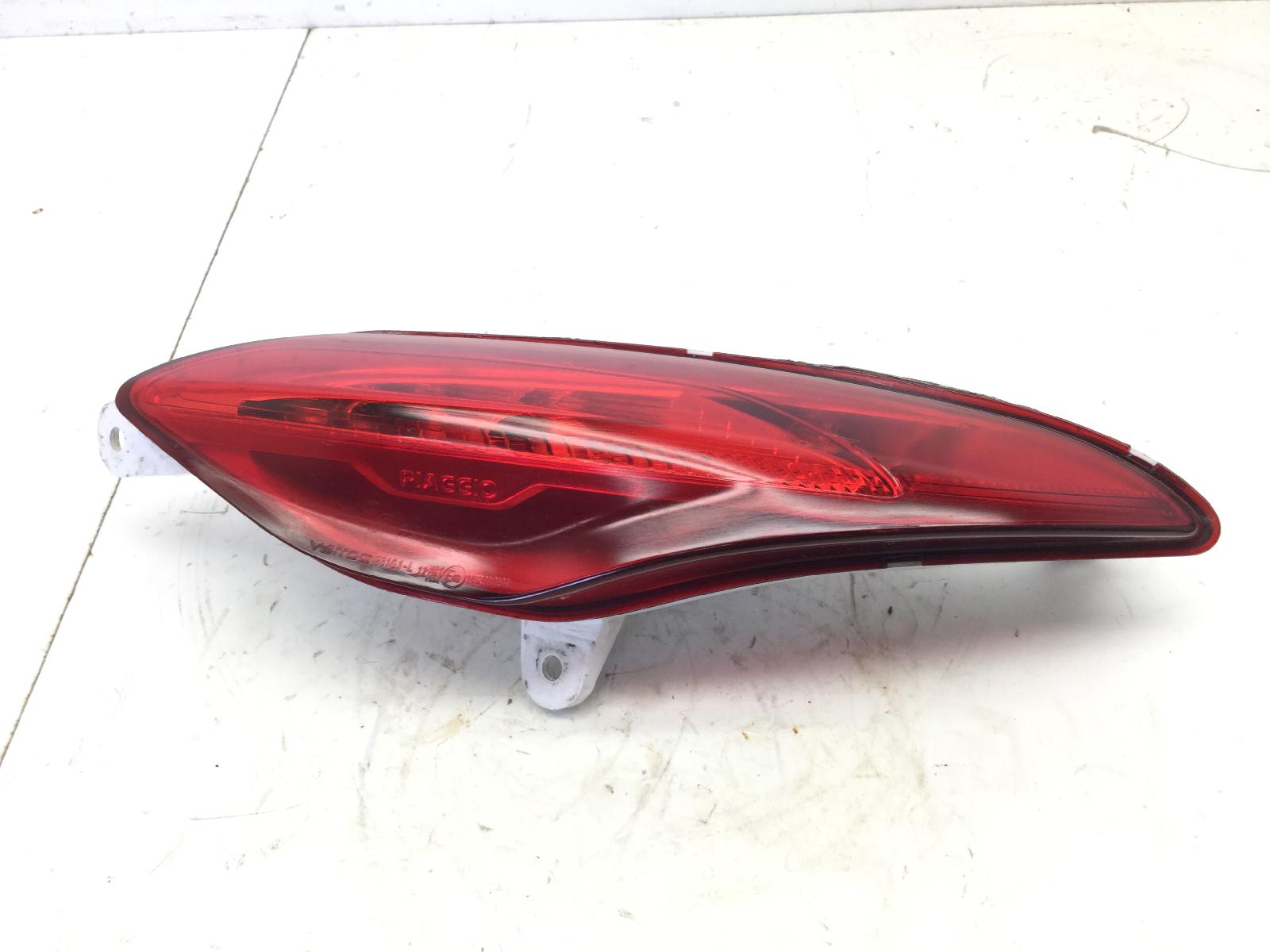 Piaggio beverly e5 black 300 faro fanale stop freccia posteriore sinistro 2023 2023 md2100