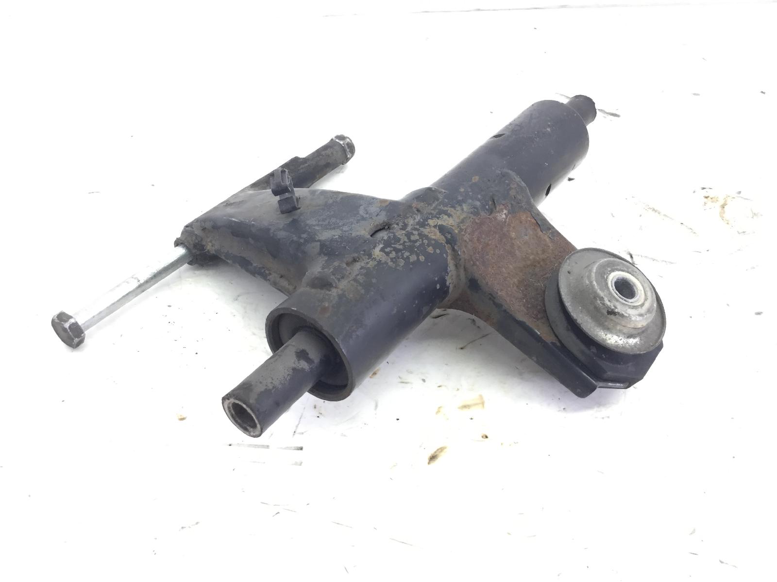 Piaggio vespa primavera 2t 50 staffa supporto motore 2013 2017 c53200
