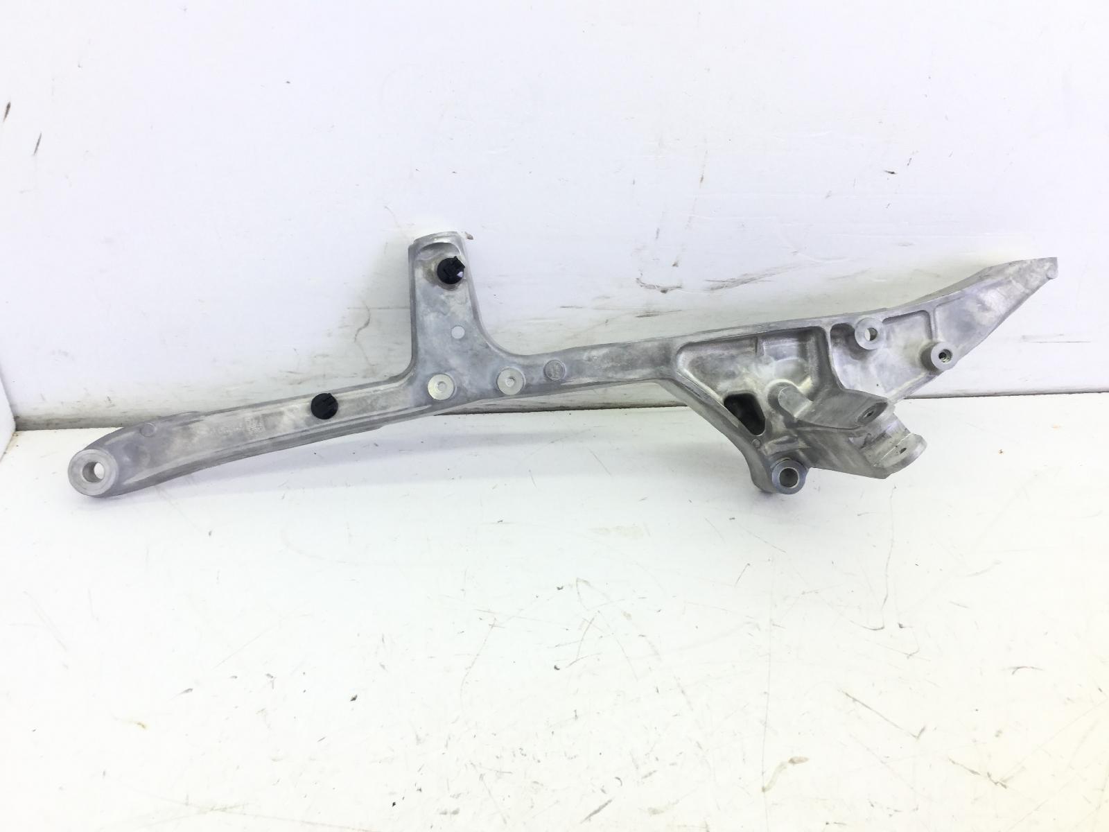 Yamaha t-max xp 560 staffa supporto pedana posteriore sinistra 2022 2022 sj18f