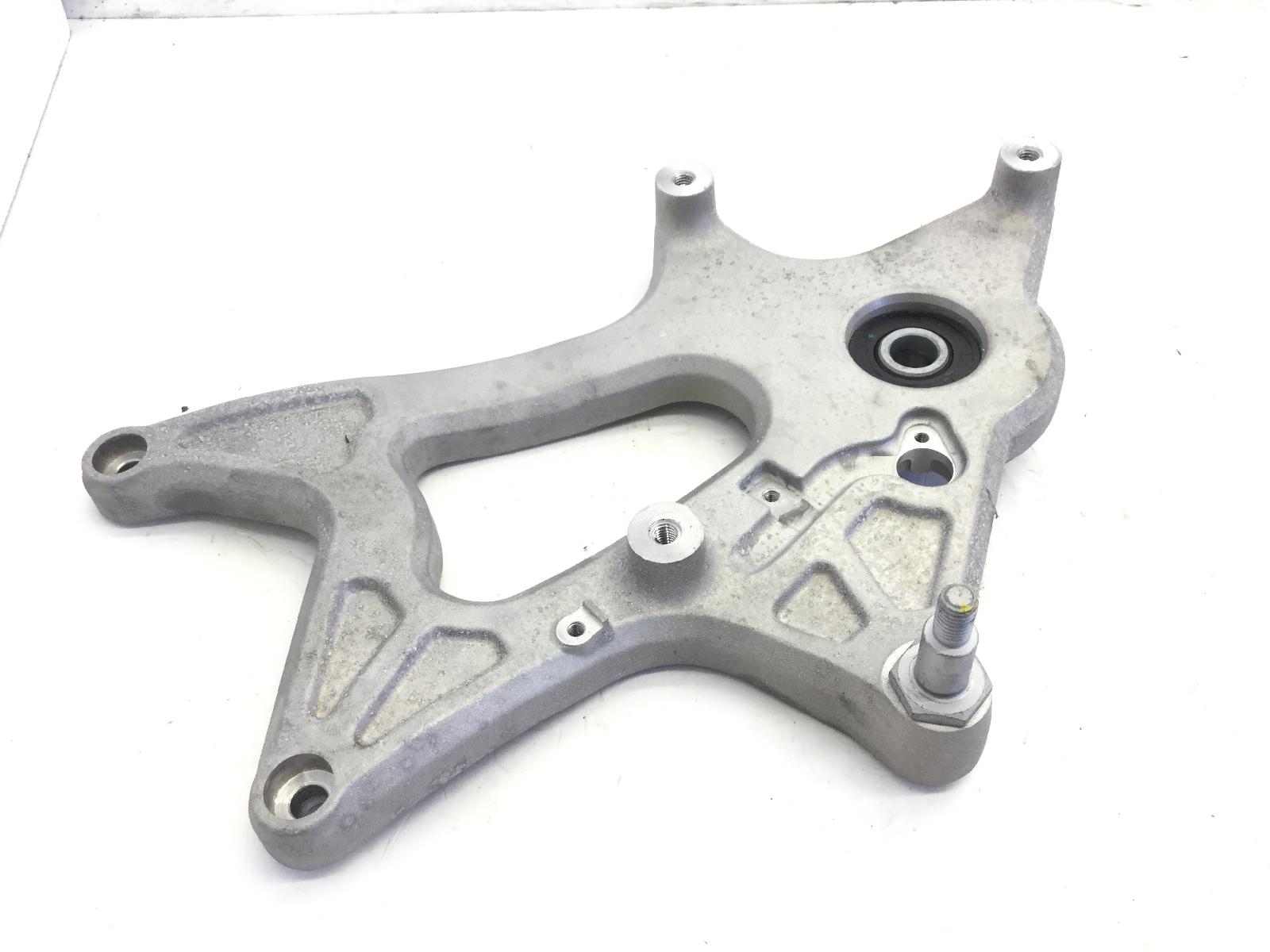 Piaggio vespa gts super ie abs 125 staffa supporto scarico marmitta 2021 2021 md3200