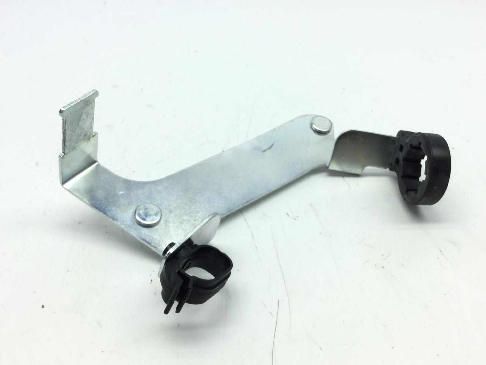 Piaggio vespa gts super ie abs 125 staffa supporto canister 2021 2021 md3200