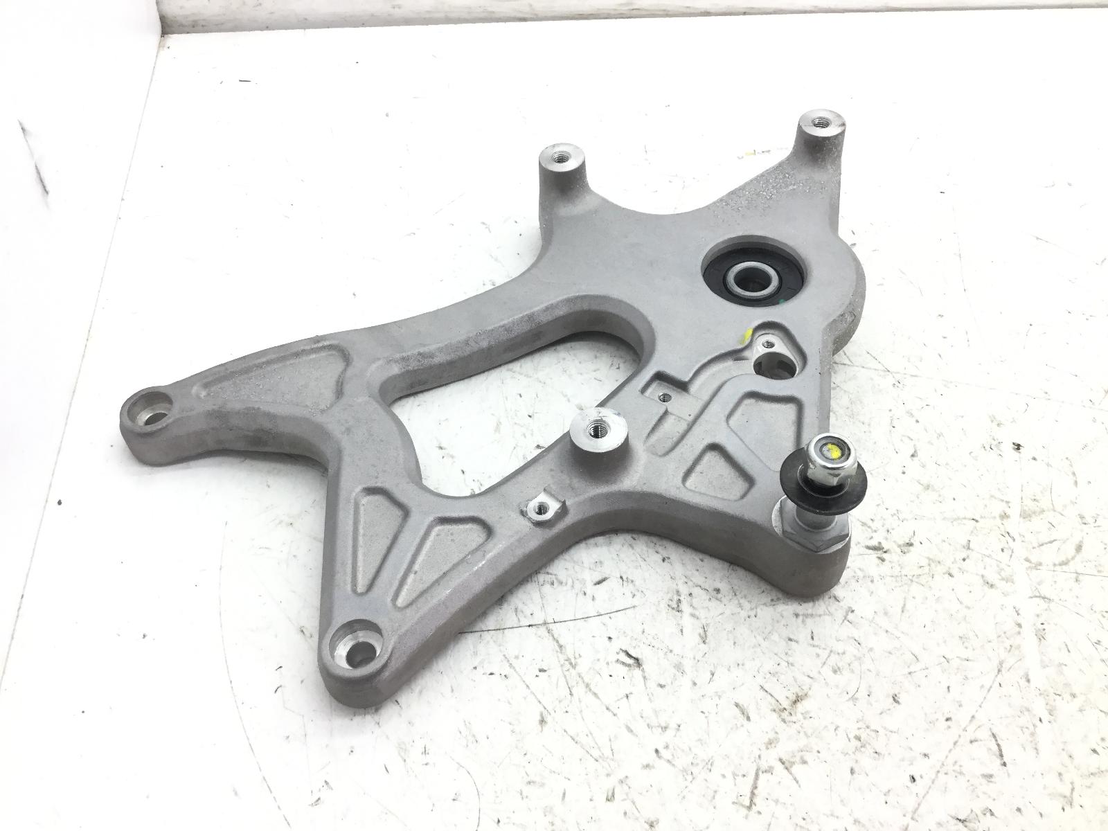 Piaggio vespa gts e4 abs 125 staffa supporto scarico marmitta 2021 2021 md3200
