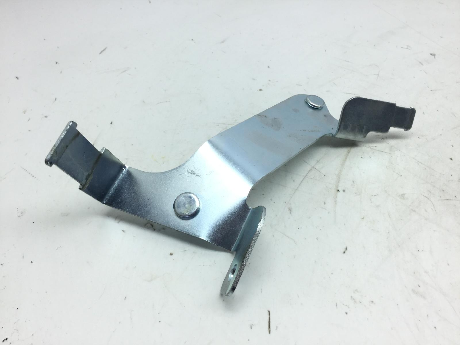 Piaggio vespa gts e4 abs 125 staffa supporto canister 2021 2021 md3200