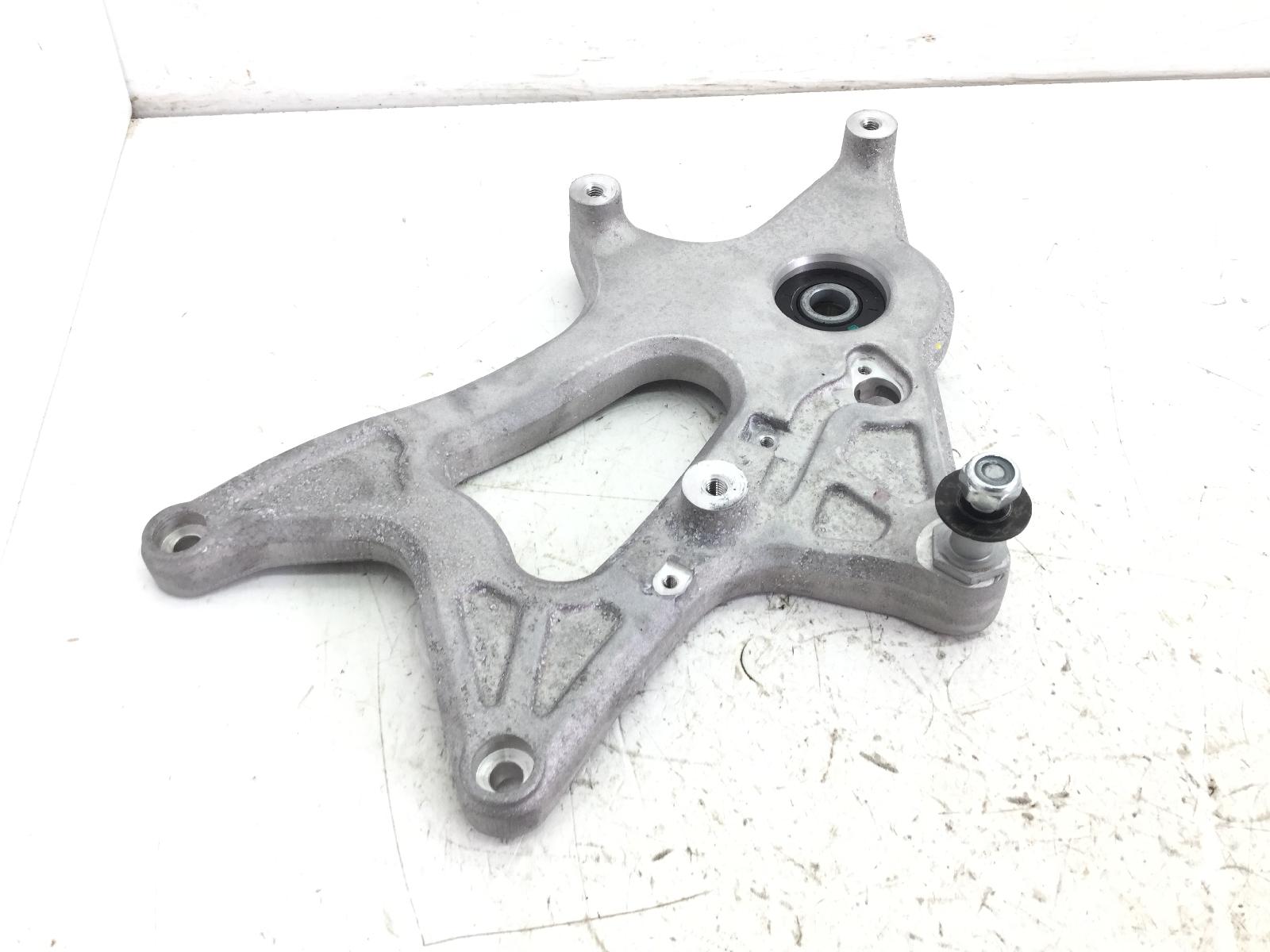 Piaggio vespa gts e4 abs 125 staffa supporto scarico marmitta 2021 2021 md3200
