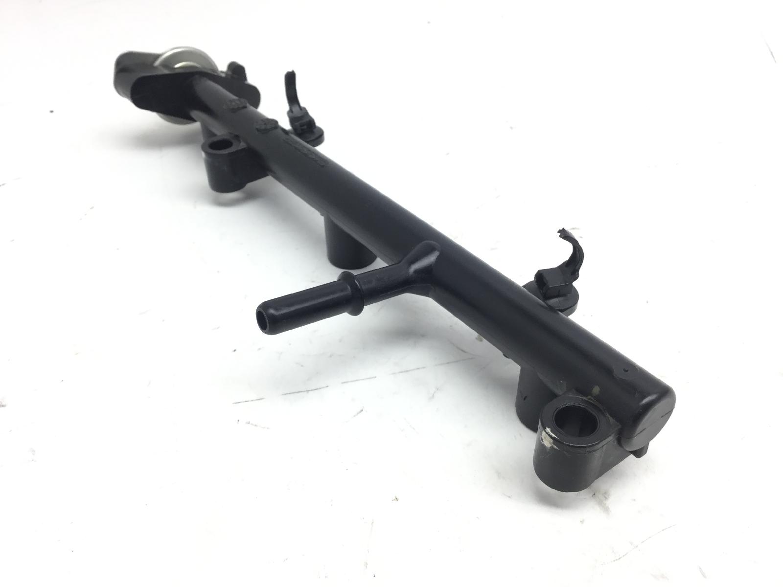 Yamaha mt-09 890 tubo distribuzione carburante fuel supporto iniettori 2022 2022 rn691
