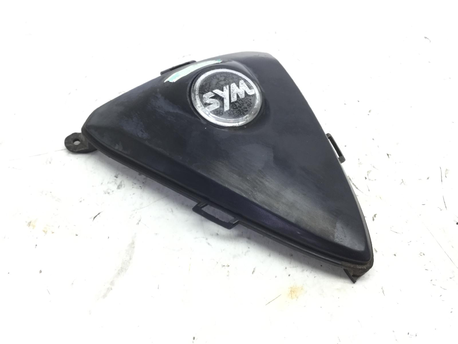 Sym symphony st 50 emblema coperchio scudo anteriore - attacco rotto 2015 2015 xb05w1