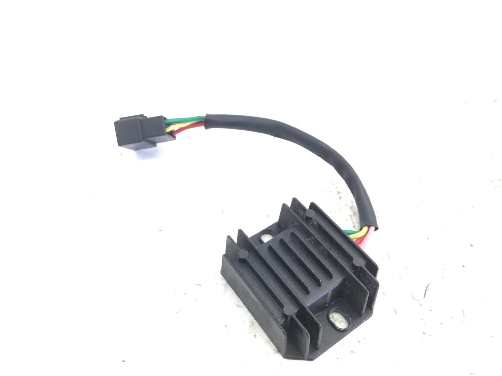 Sym symphony st 50 regolatore di tensione 2015 2015 xb05w1