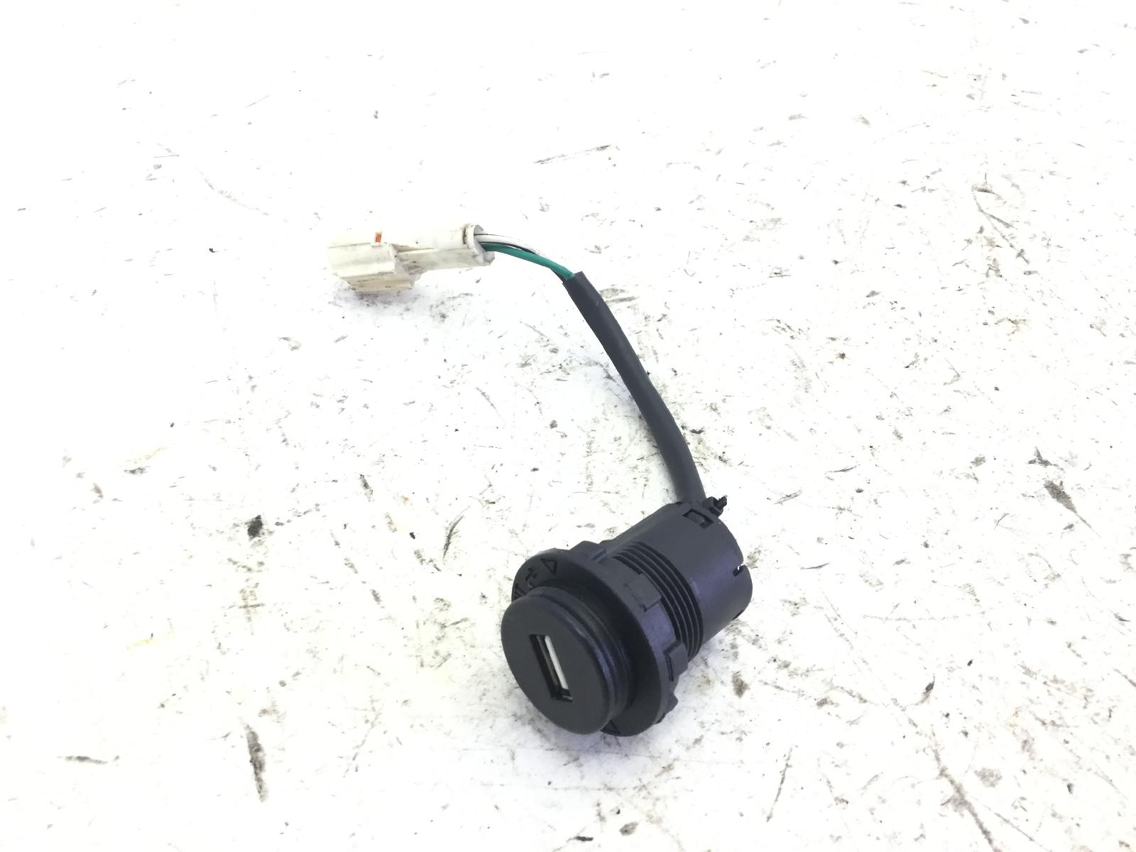 Sym symphony st 50 presa usb - no tappo 2015 2015 xb05w1