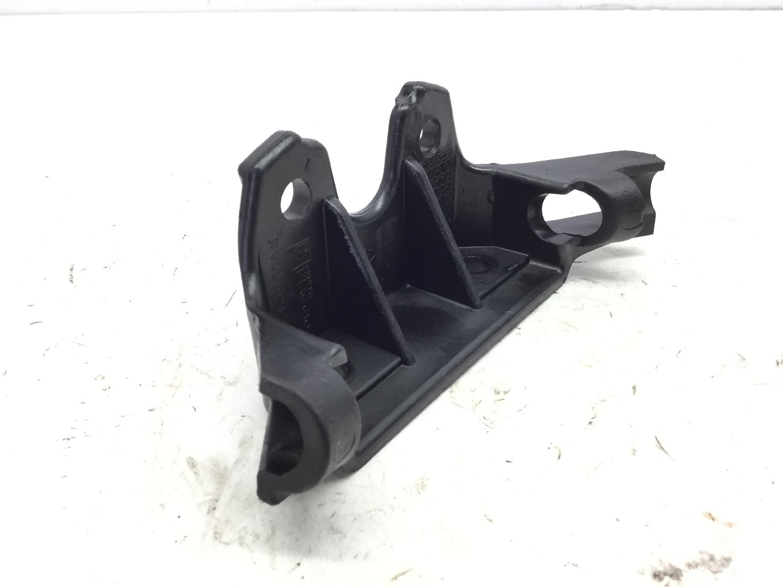 Piaggio vespa primavera 4t 3v e4 iget abs 125 supporto gancio sella 2016 2020 ma1100