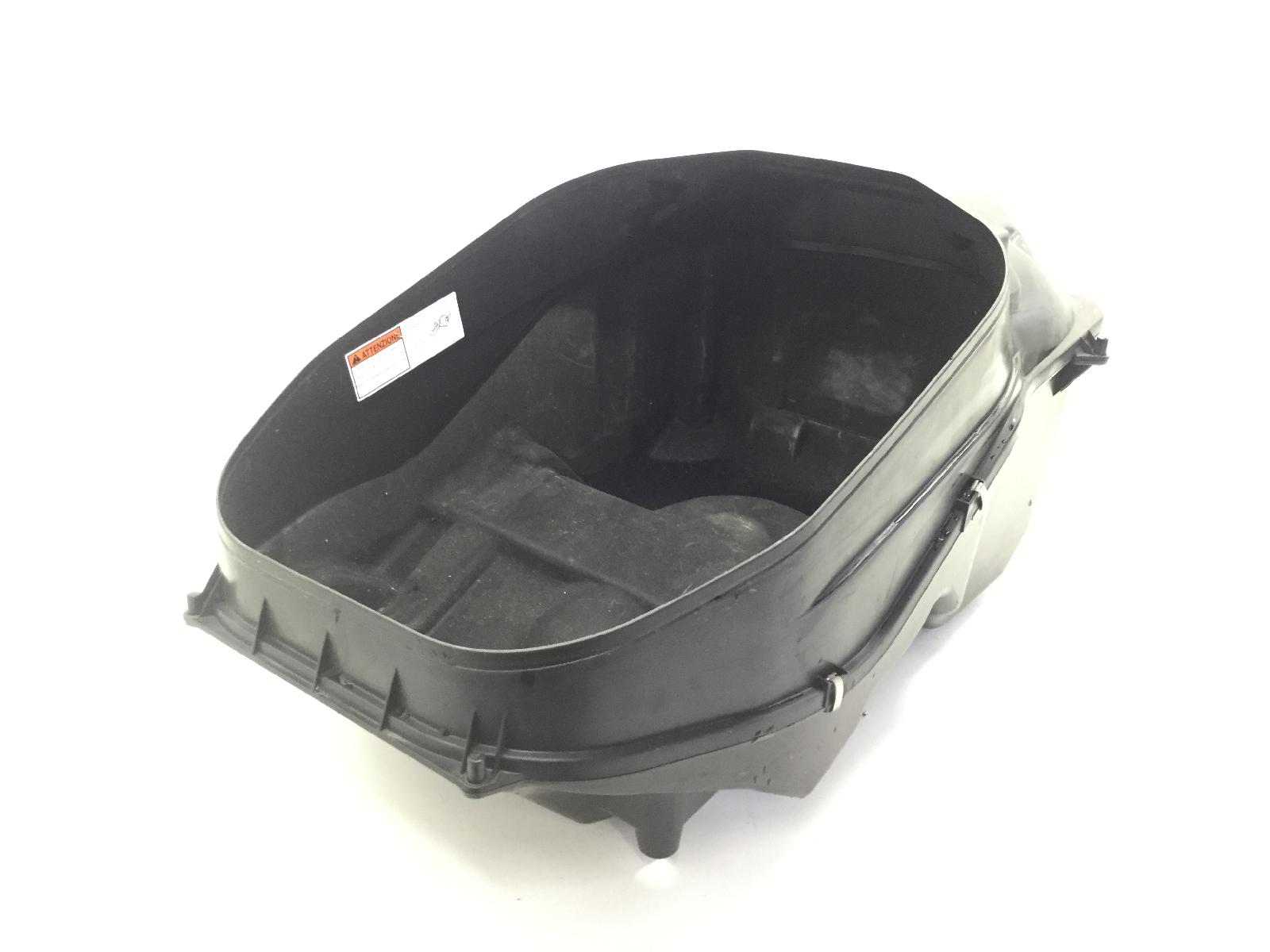 Suzuki burgman an k9 abs 650 carena vano sottosella portacasco 2009 2009 bu132