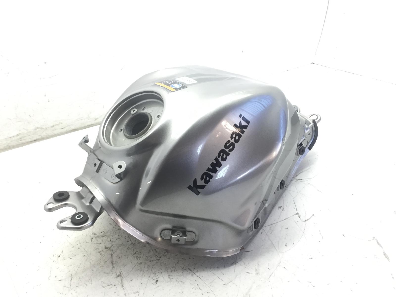 Kawasaki z650 650 serbatoio benzina carburante 2023 2024 er650ssda