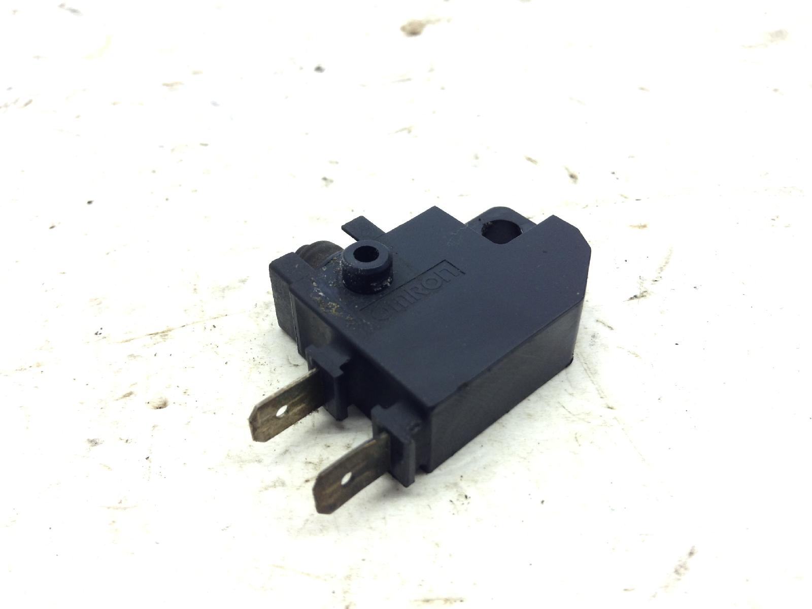 Yamaha yzf r3 a 320 sensore stop microstop freno anteriore destro 2015 2016 rh071