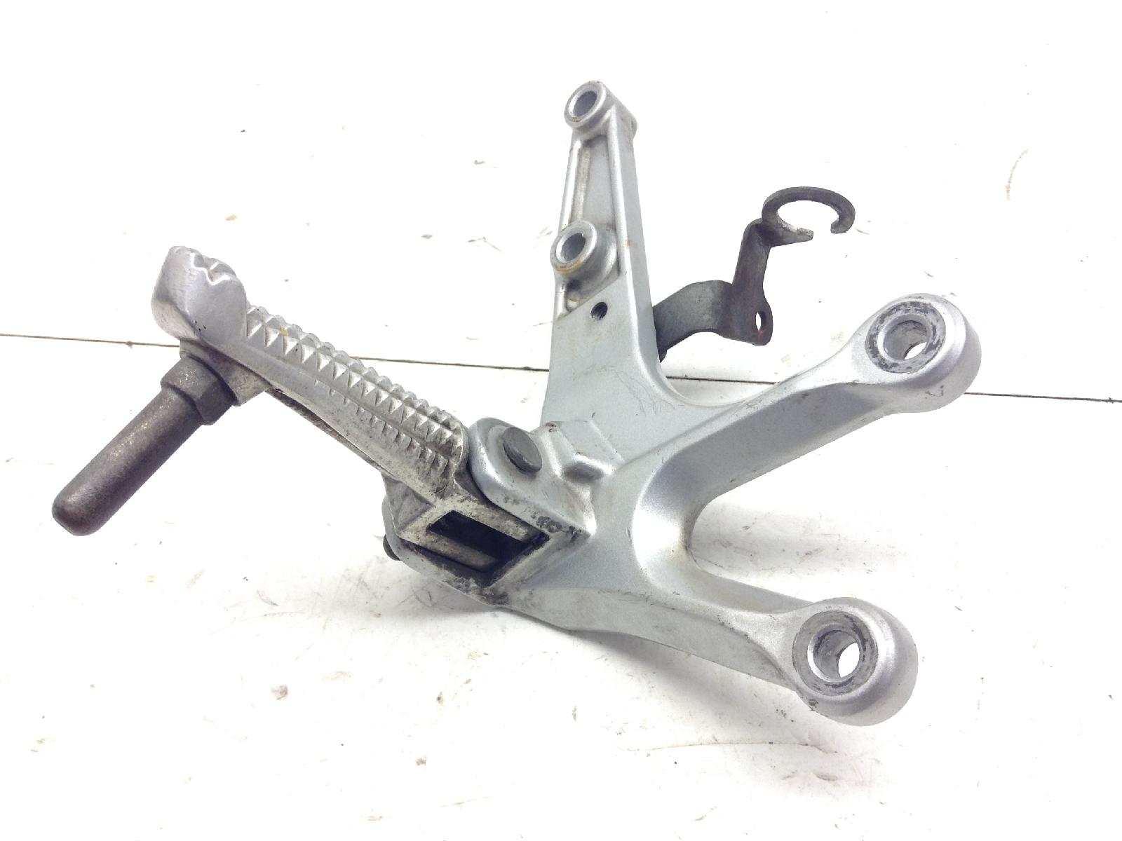 Yamaha yzf r3 a 320 pedana poggiapiede anteriore destra e staffa 2015 2016 rh071