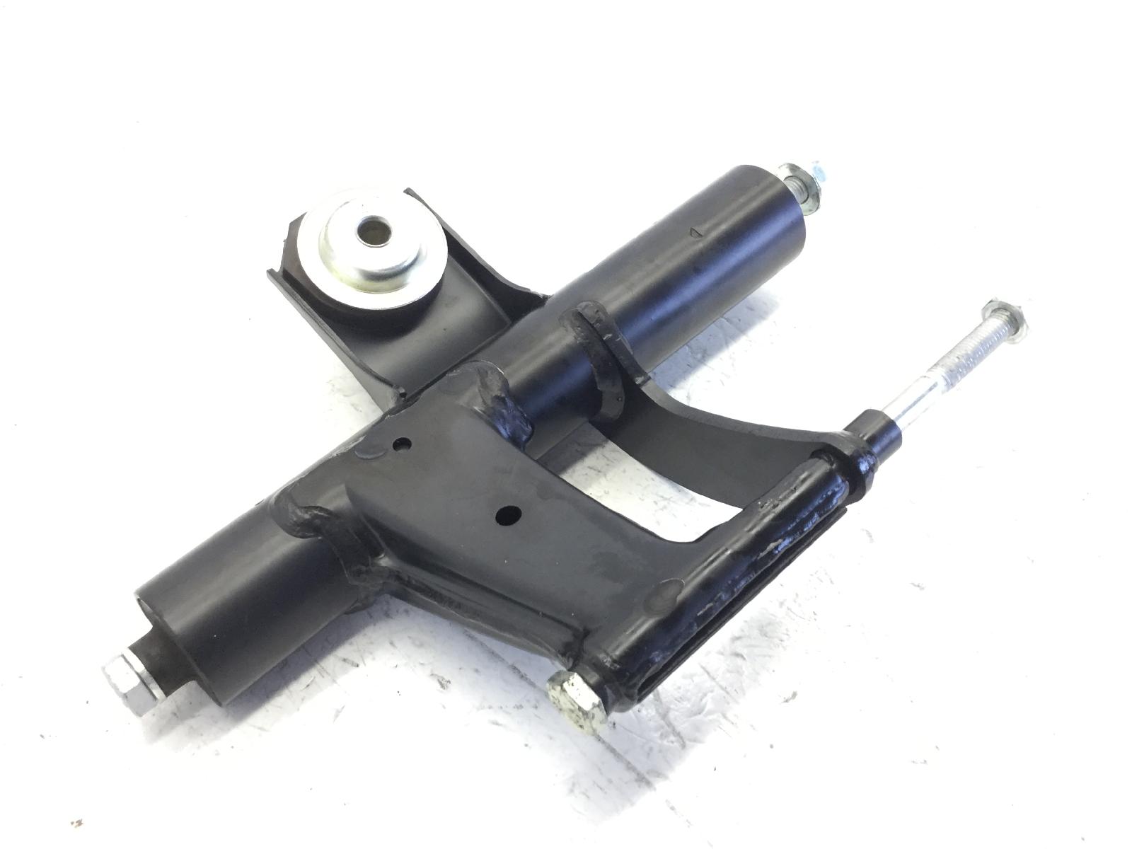 Piaggio vespa primavera e5 75° anniversario 50 staffa supporto motore 2020 2023 cd0100