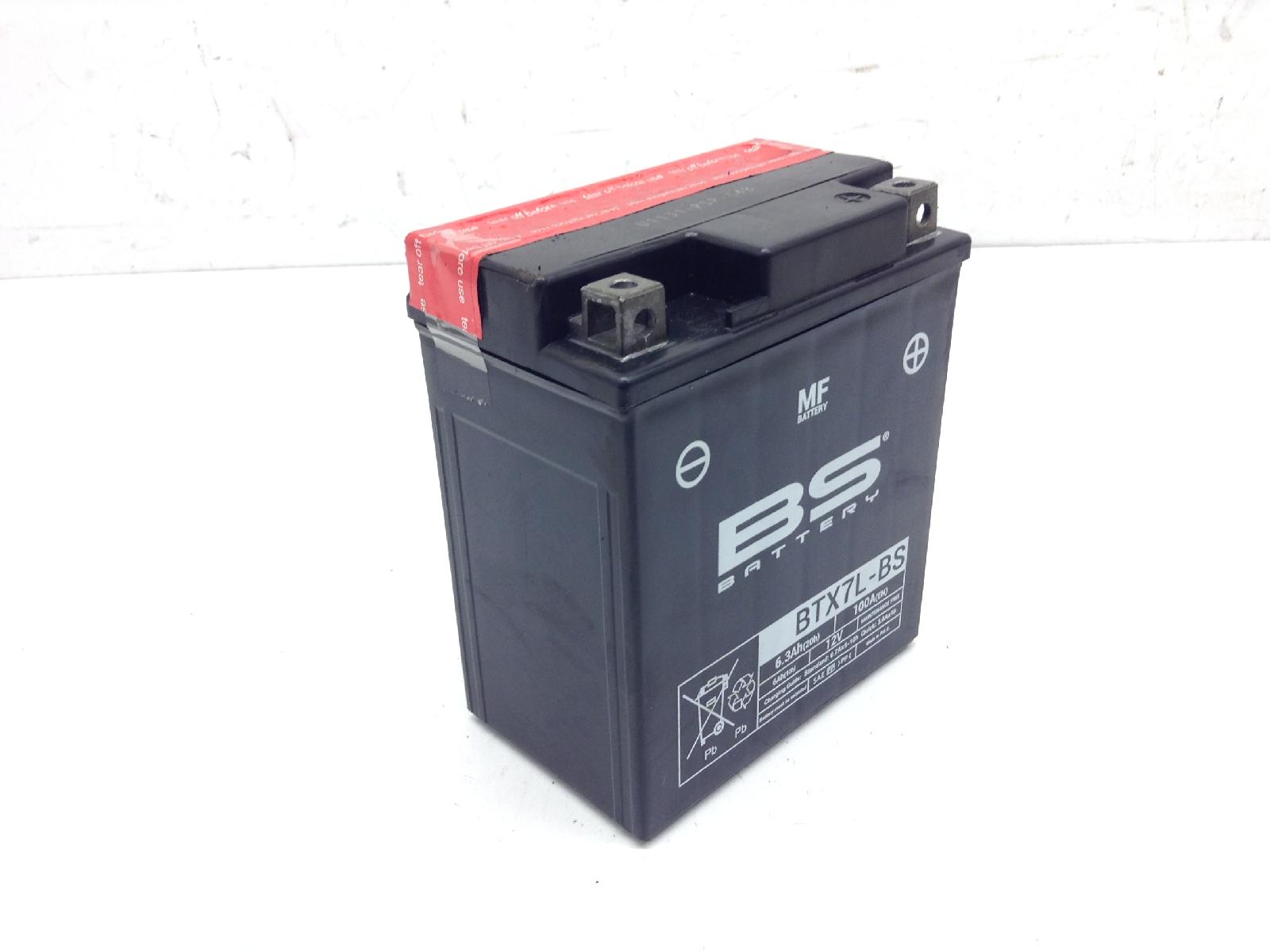 Piaggio vespa primavera e5 50 batteria bs battery btx7l-bs 12 v 6 ah 2020 2023 cd0100