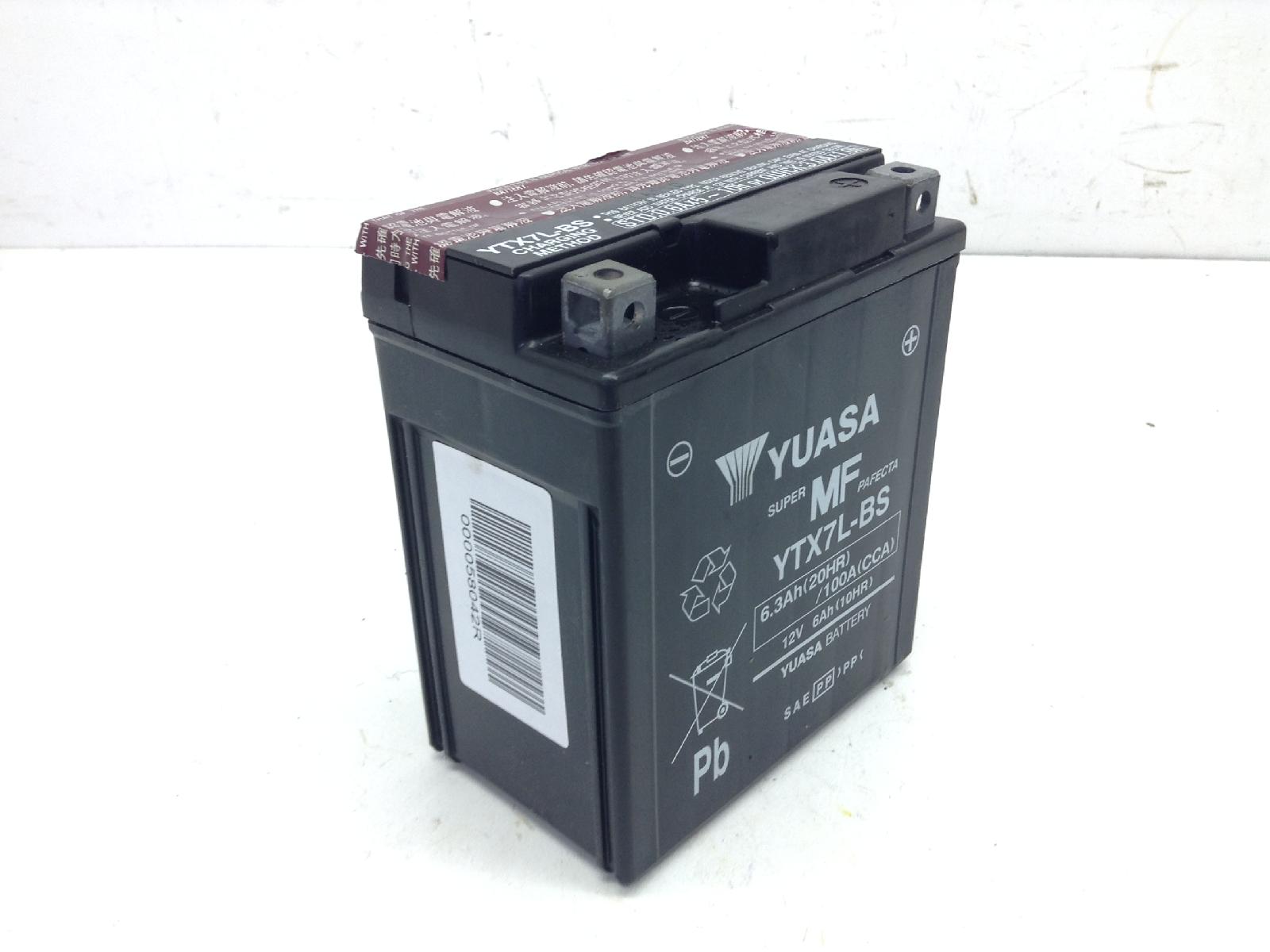 Piaggio vespa primavera e5 50 batteria yuasa ytx7l-bs 12 v 6 ah 2020 2023 cd0100